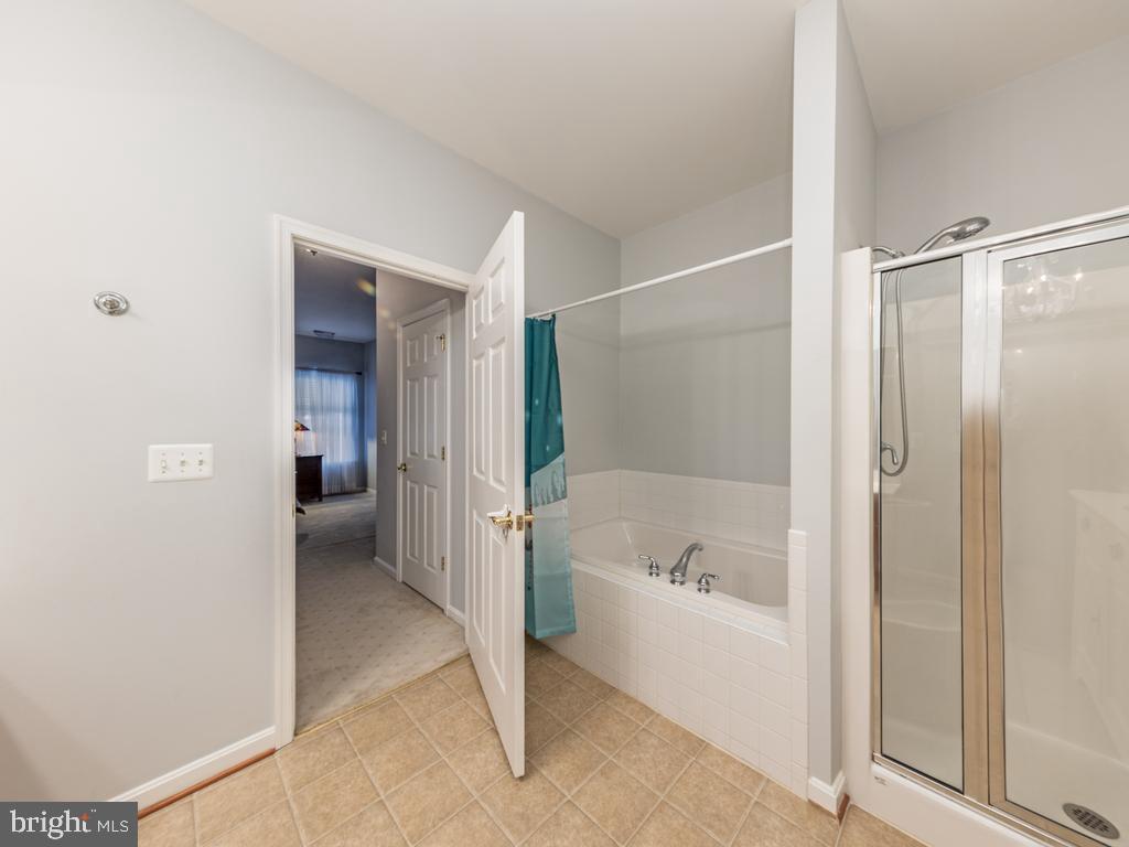 6403 Garners WAY