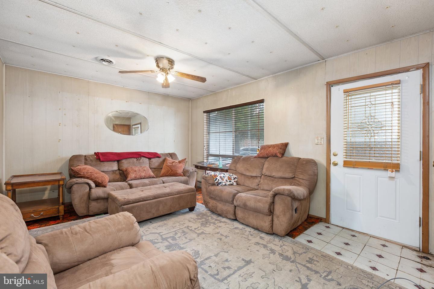 9005 Smiths Bend ROAD