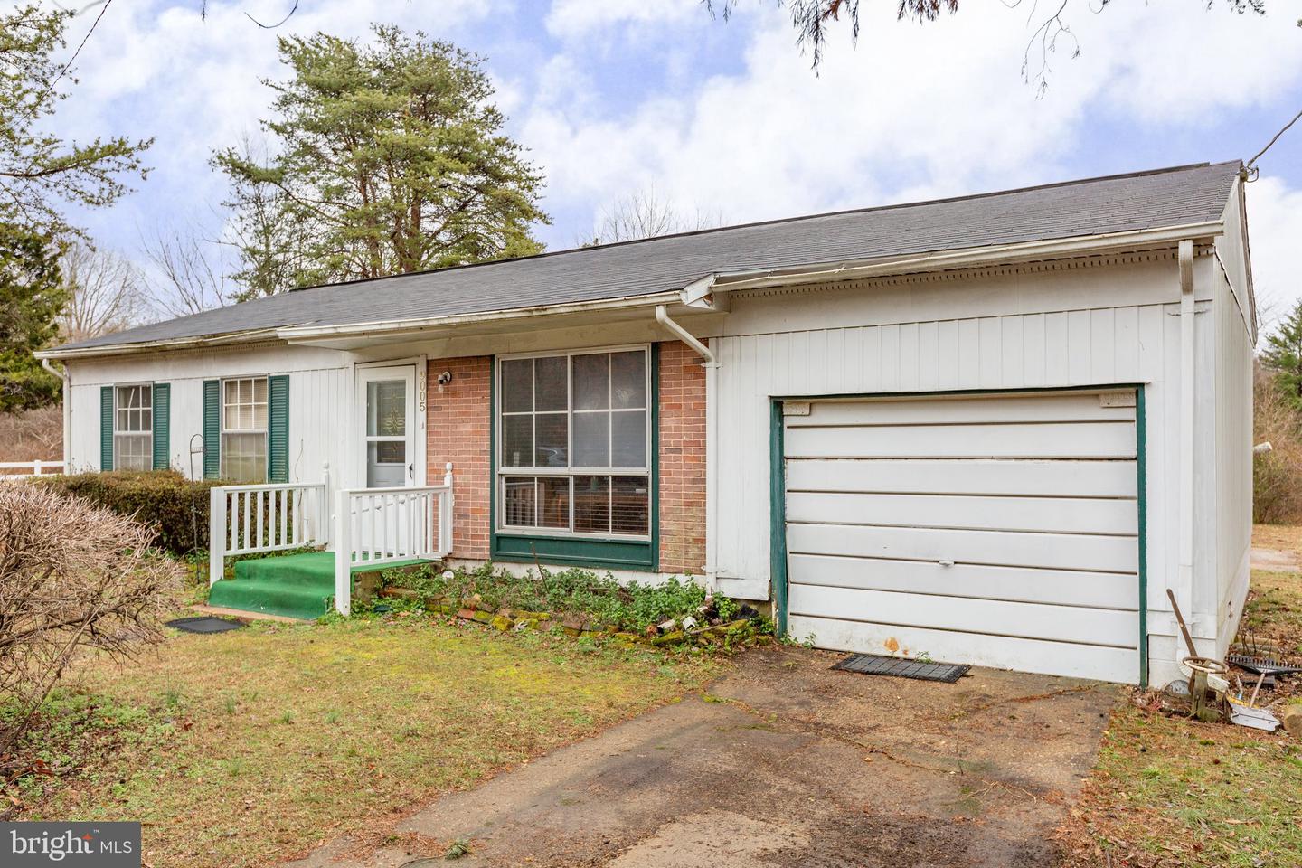 9005 Smiths Bend ROAD