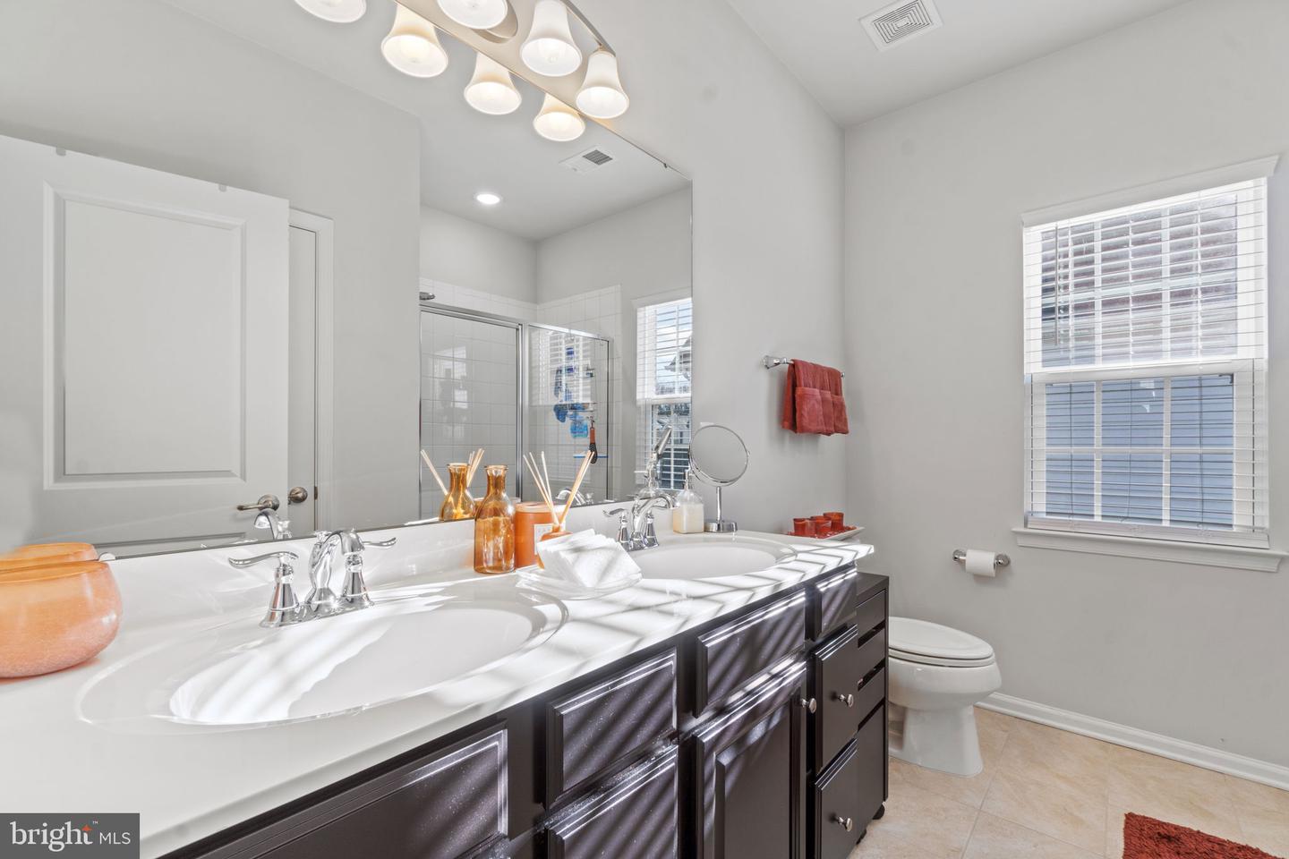 6602 Shelton LANE