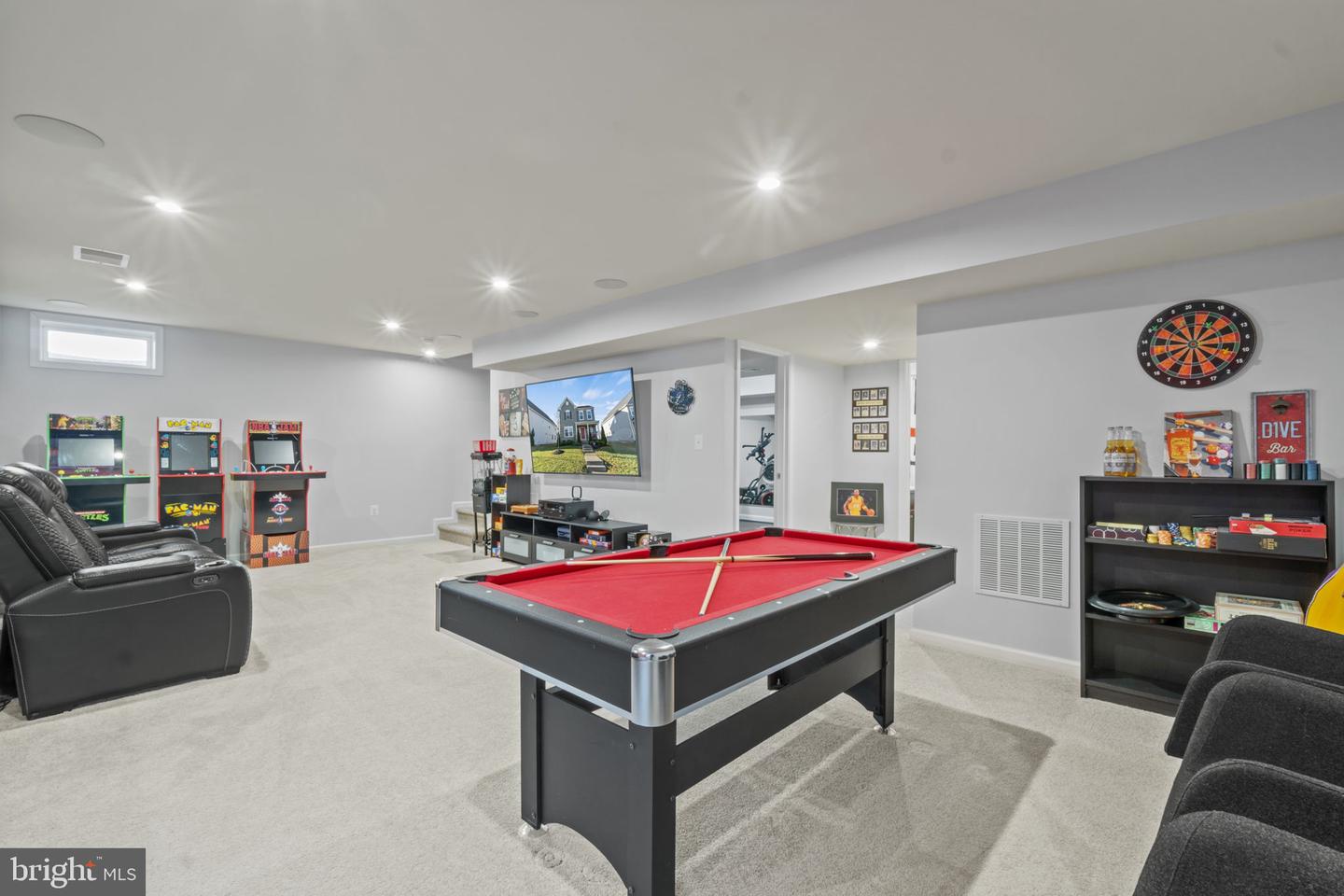 6602 Shelton LANE
