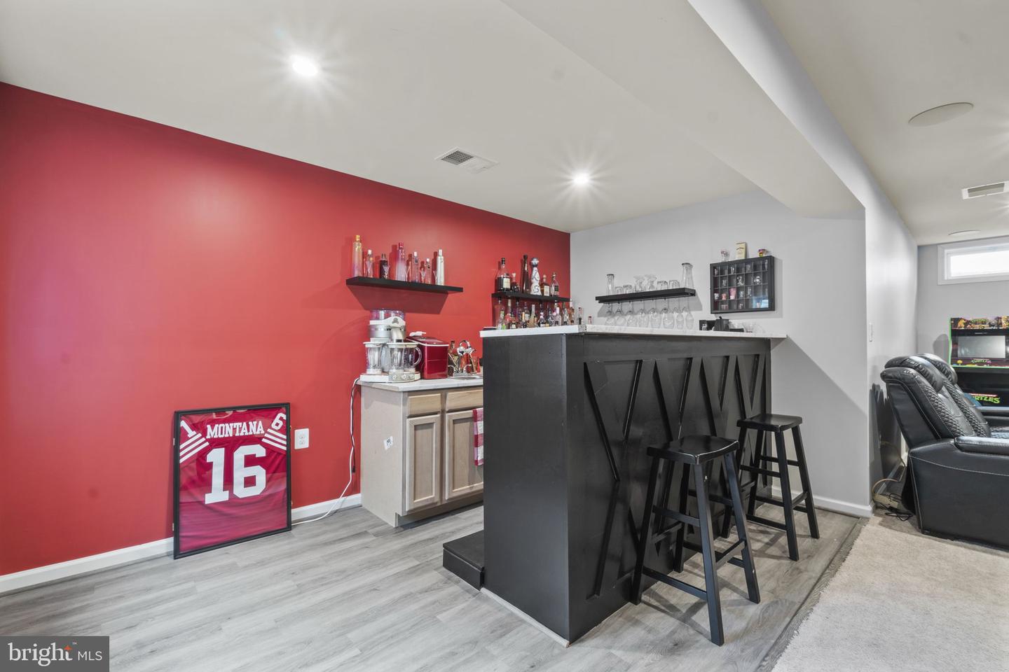 6602 Shelton LANE