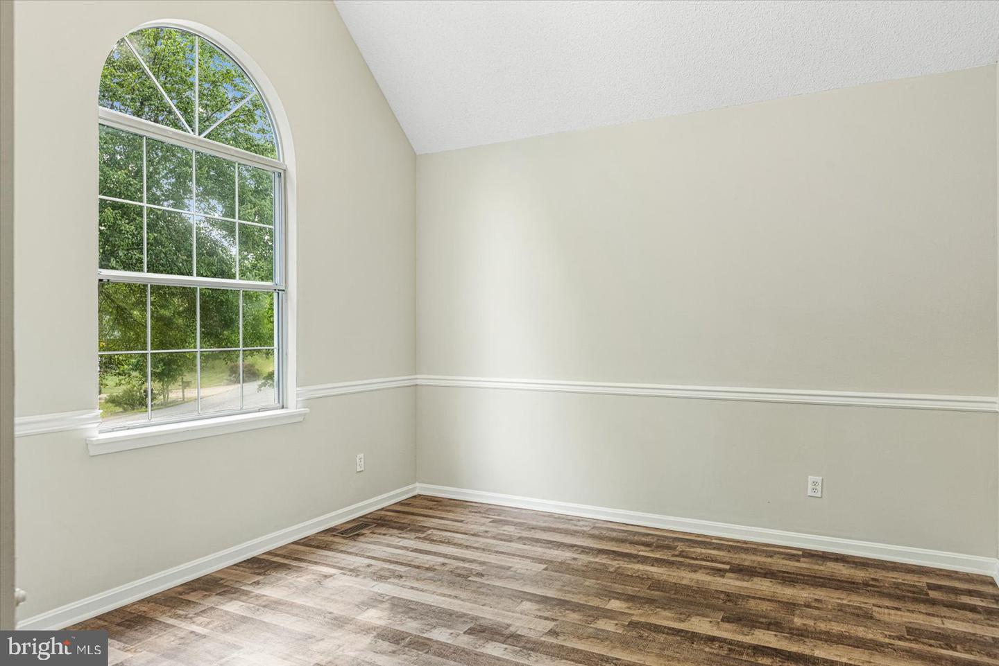 111 Chinaberry DRIVE