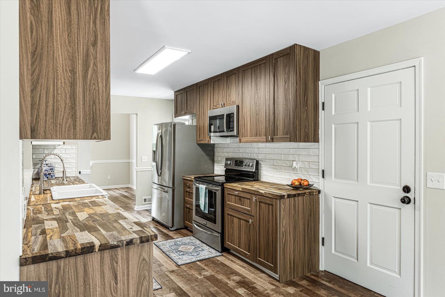 111 Chinaberry DRIVE