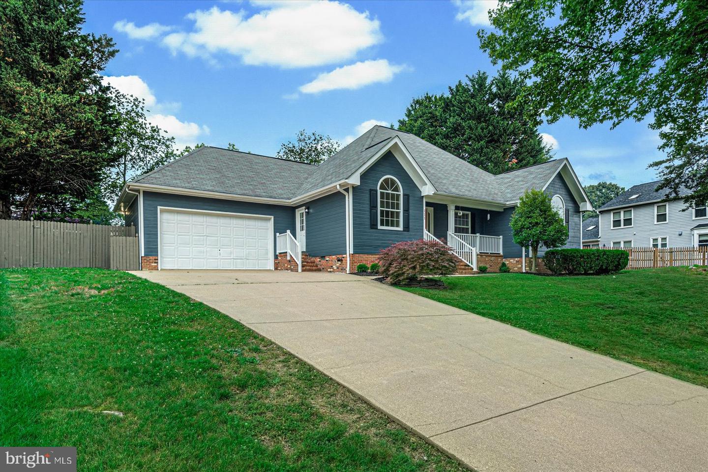 111 Chinaberry DRIVE