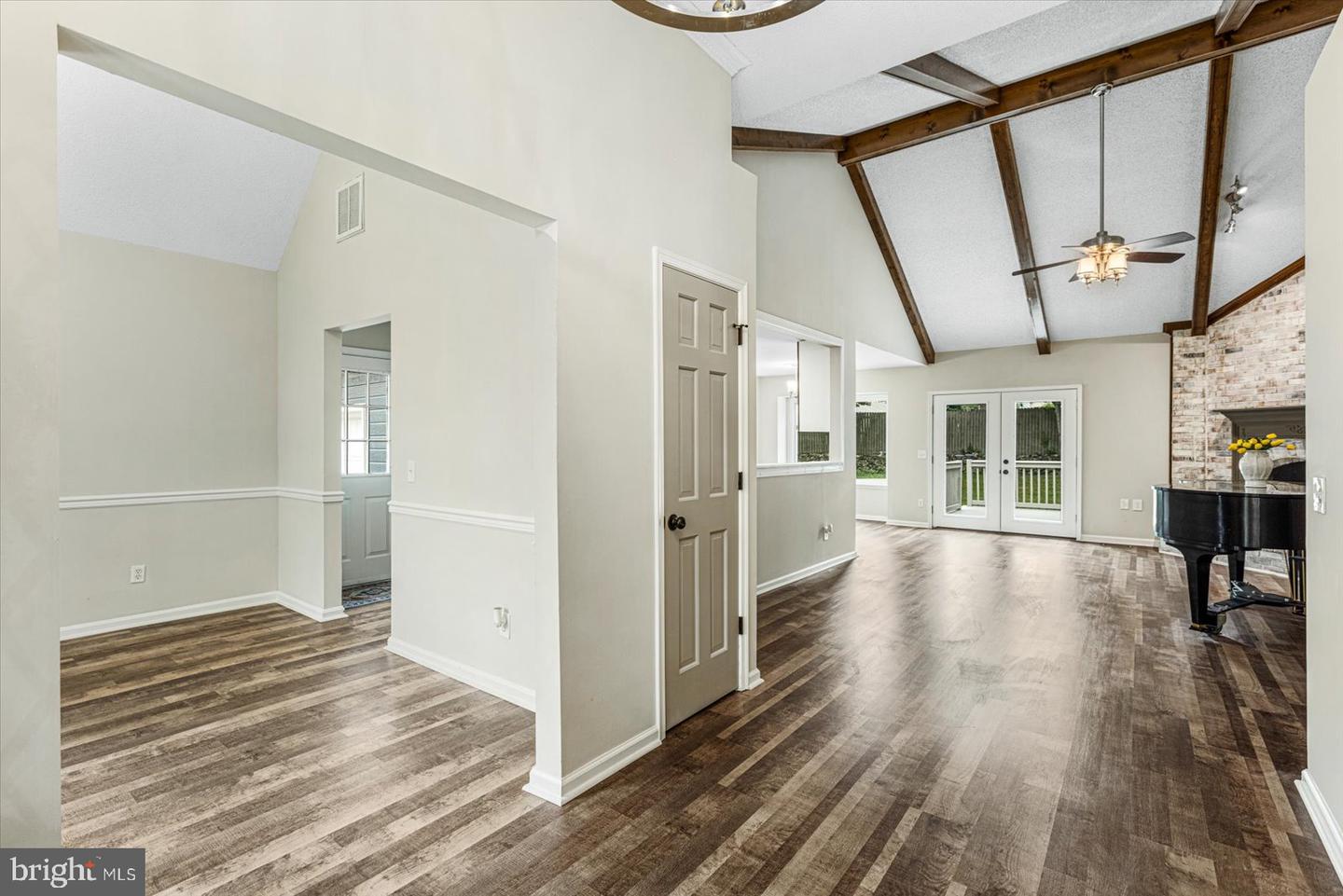 111 Chinaberry DRIVE