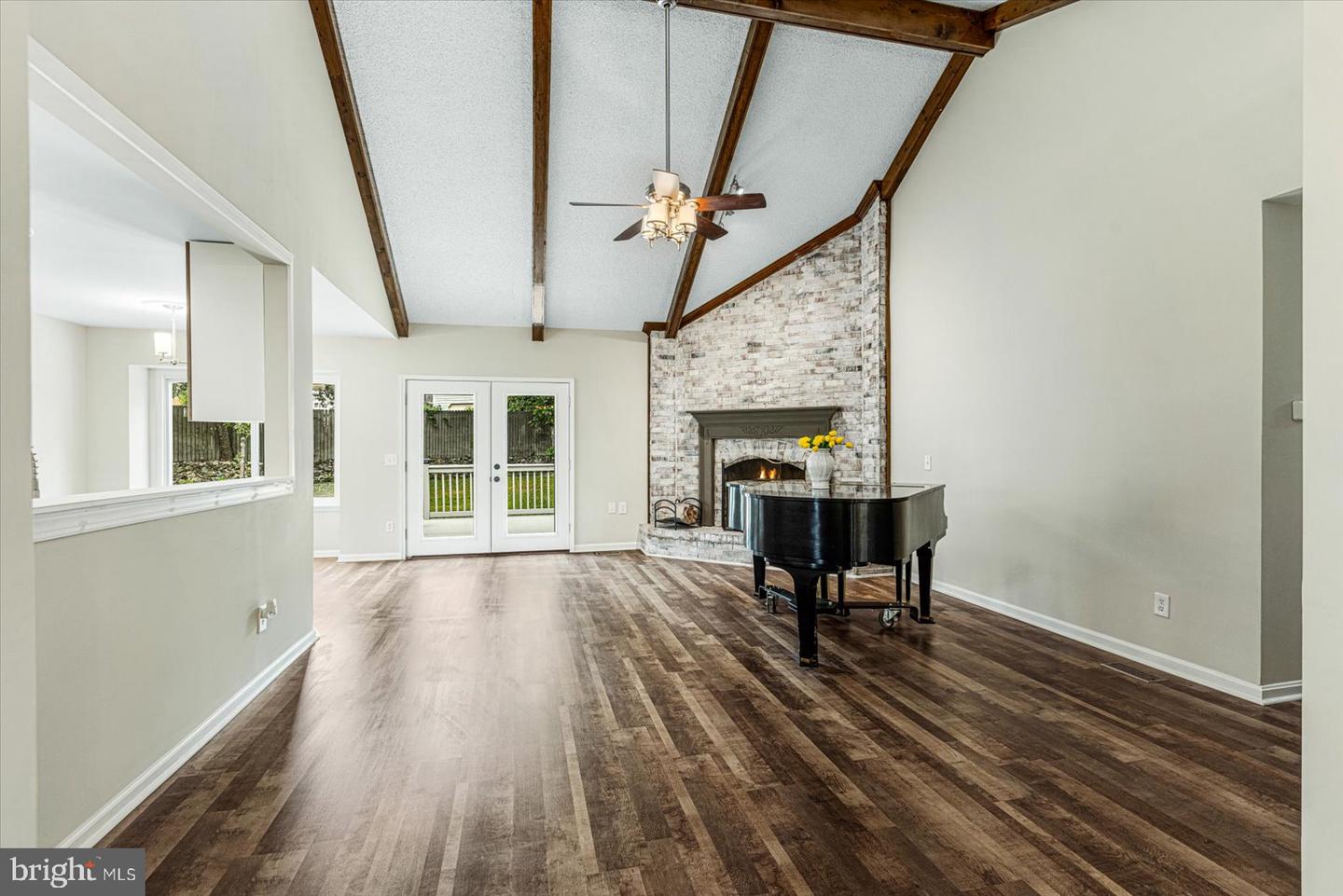 111 Chinaberry DRIVE
