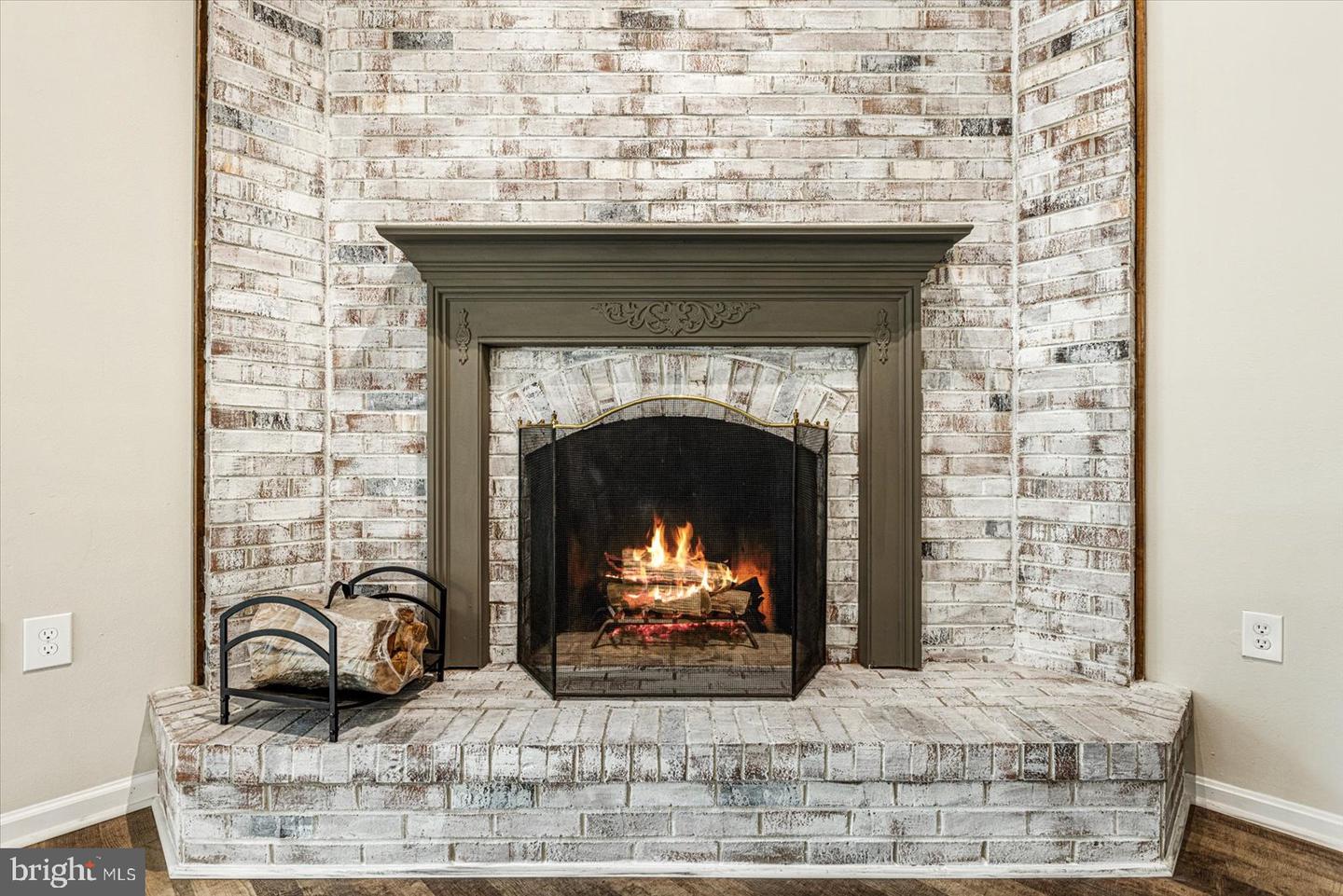 111 Chinaberry DRIVE