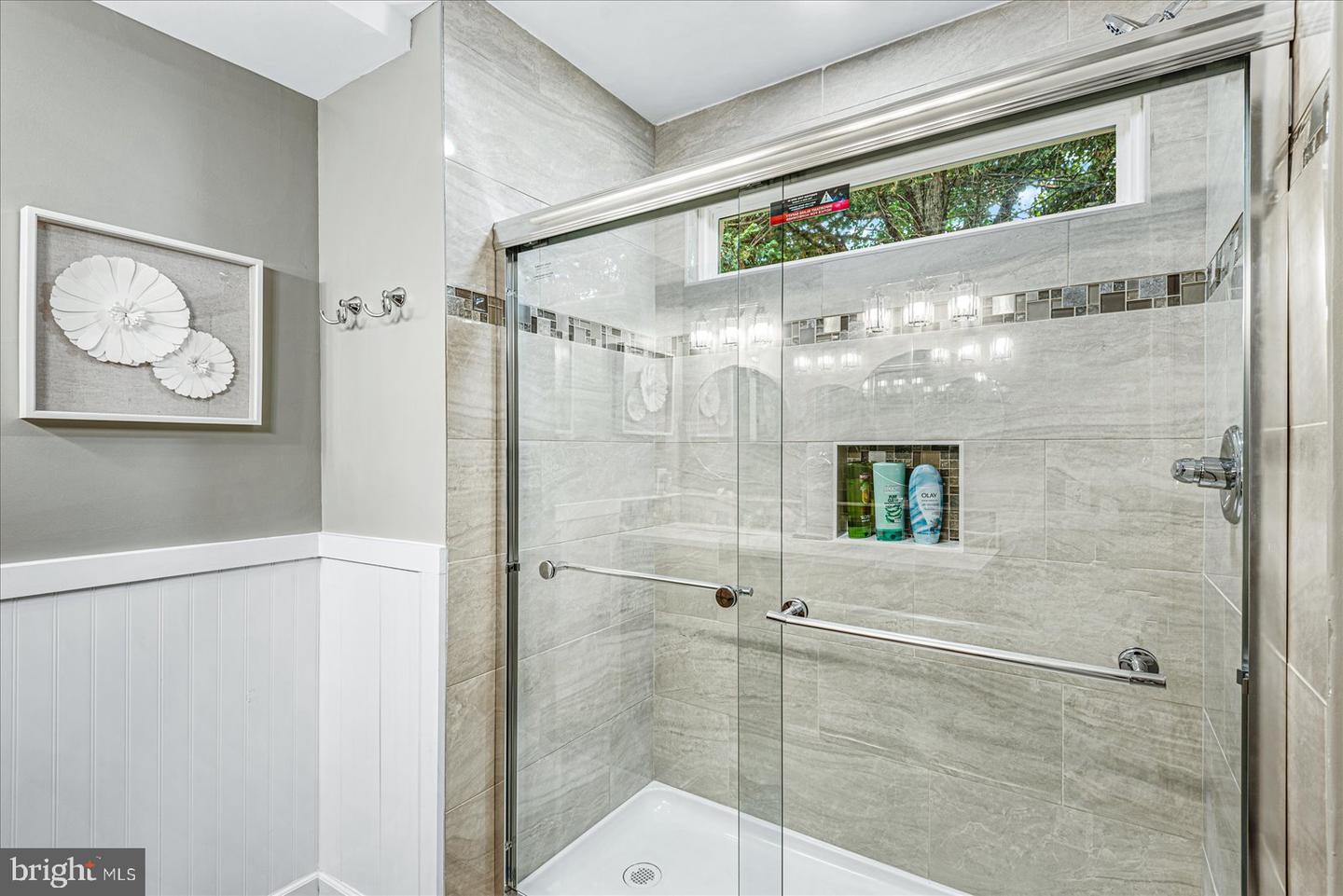 111 Chinaberry DRIVE