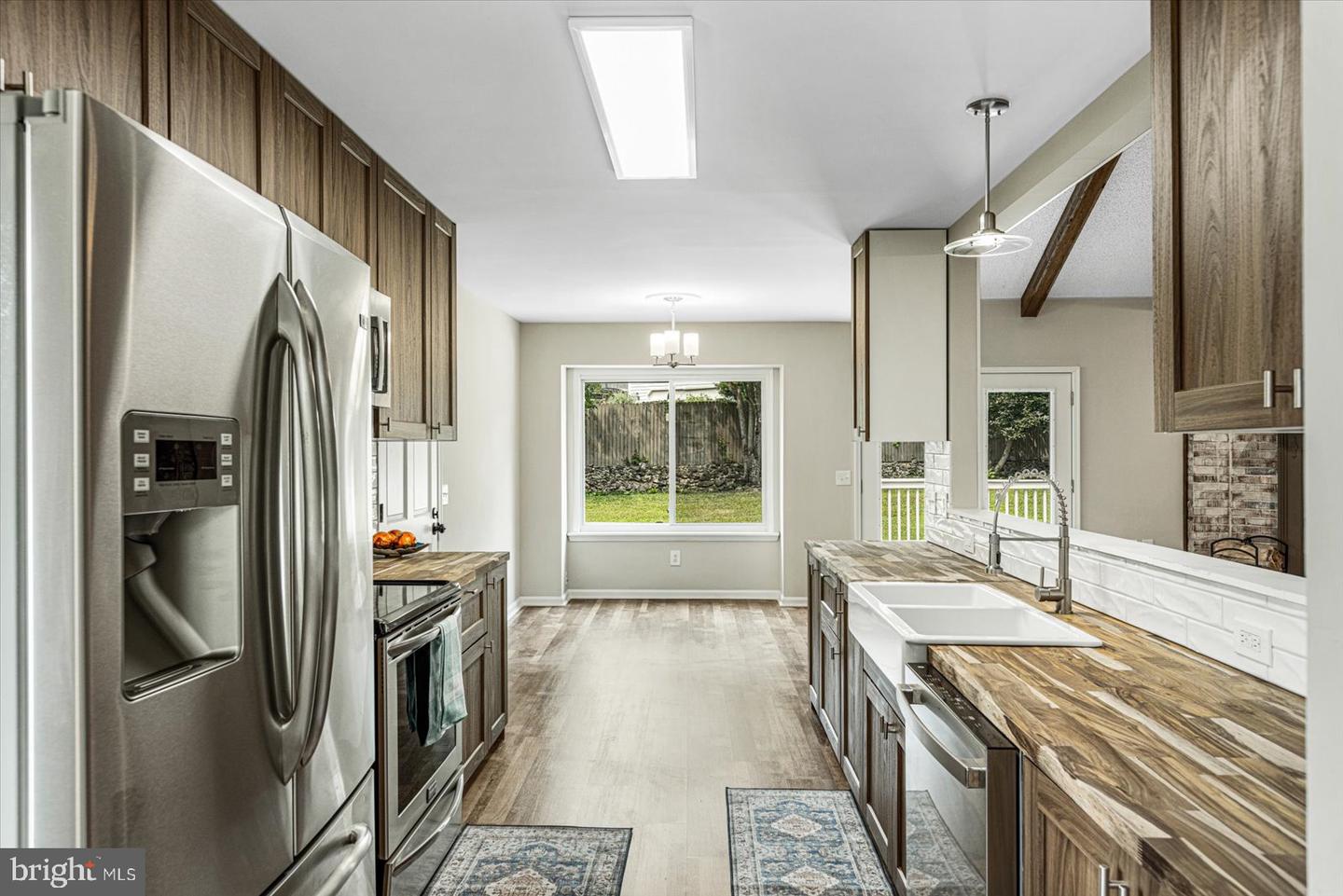 111 Chinaberry DRIVE