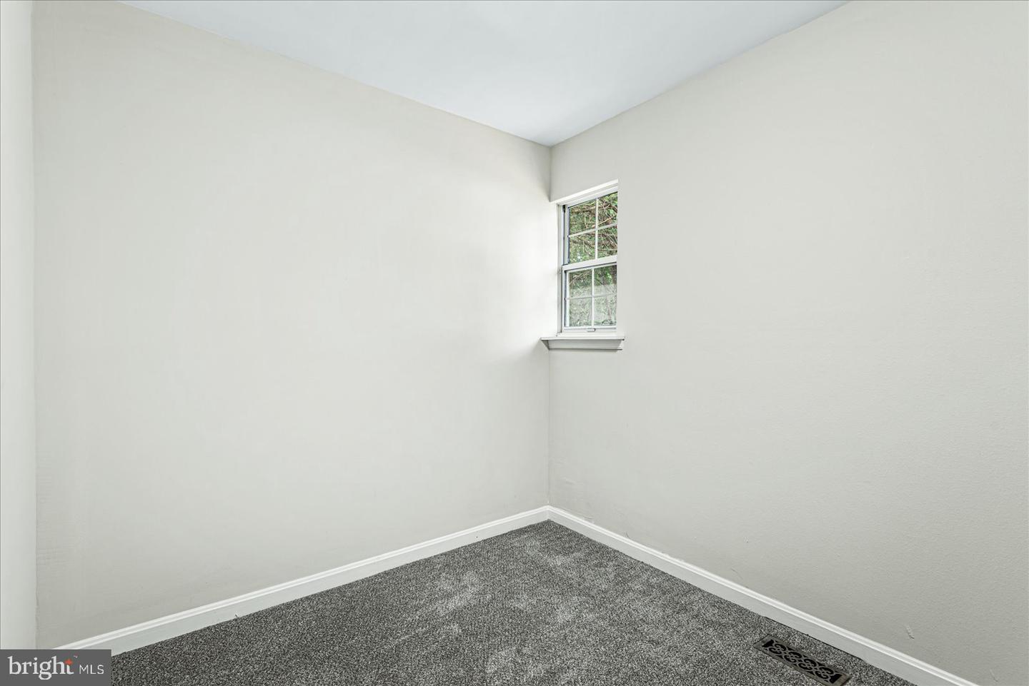 111 Chinaberry DRIVE