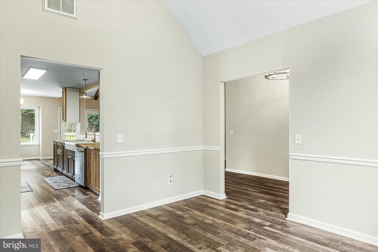 111 Chinaberry DRIVE