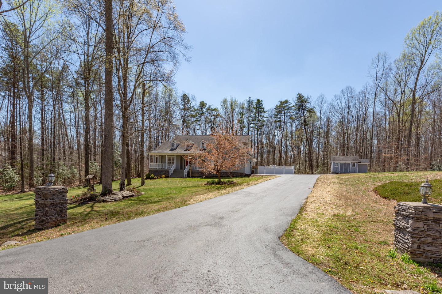 7318 Warwick Plantation LANE