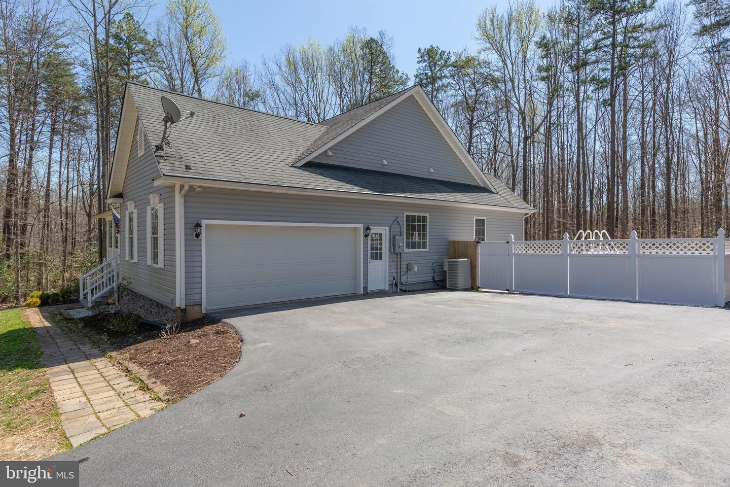 7318 Warwick Plantation LANE