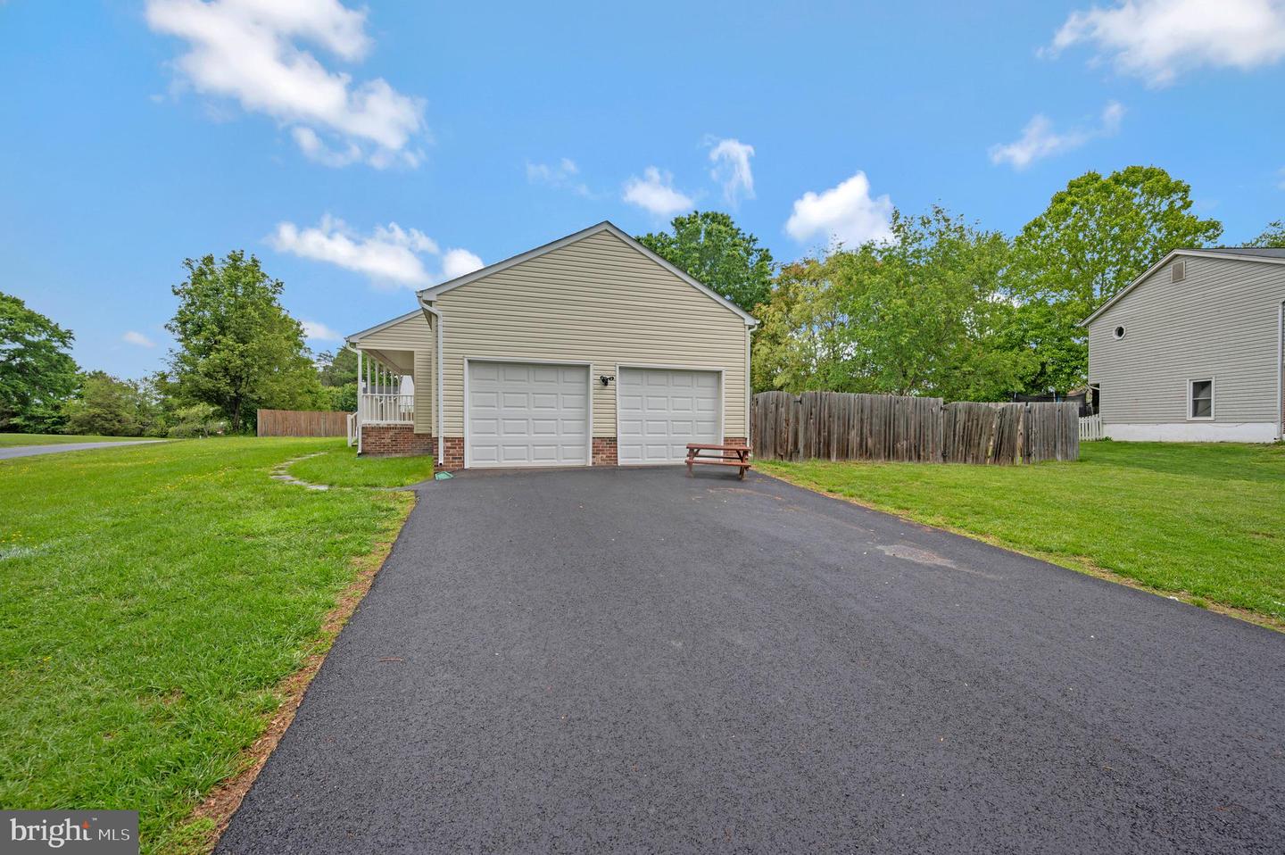 7911 Elmwood LANE