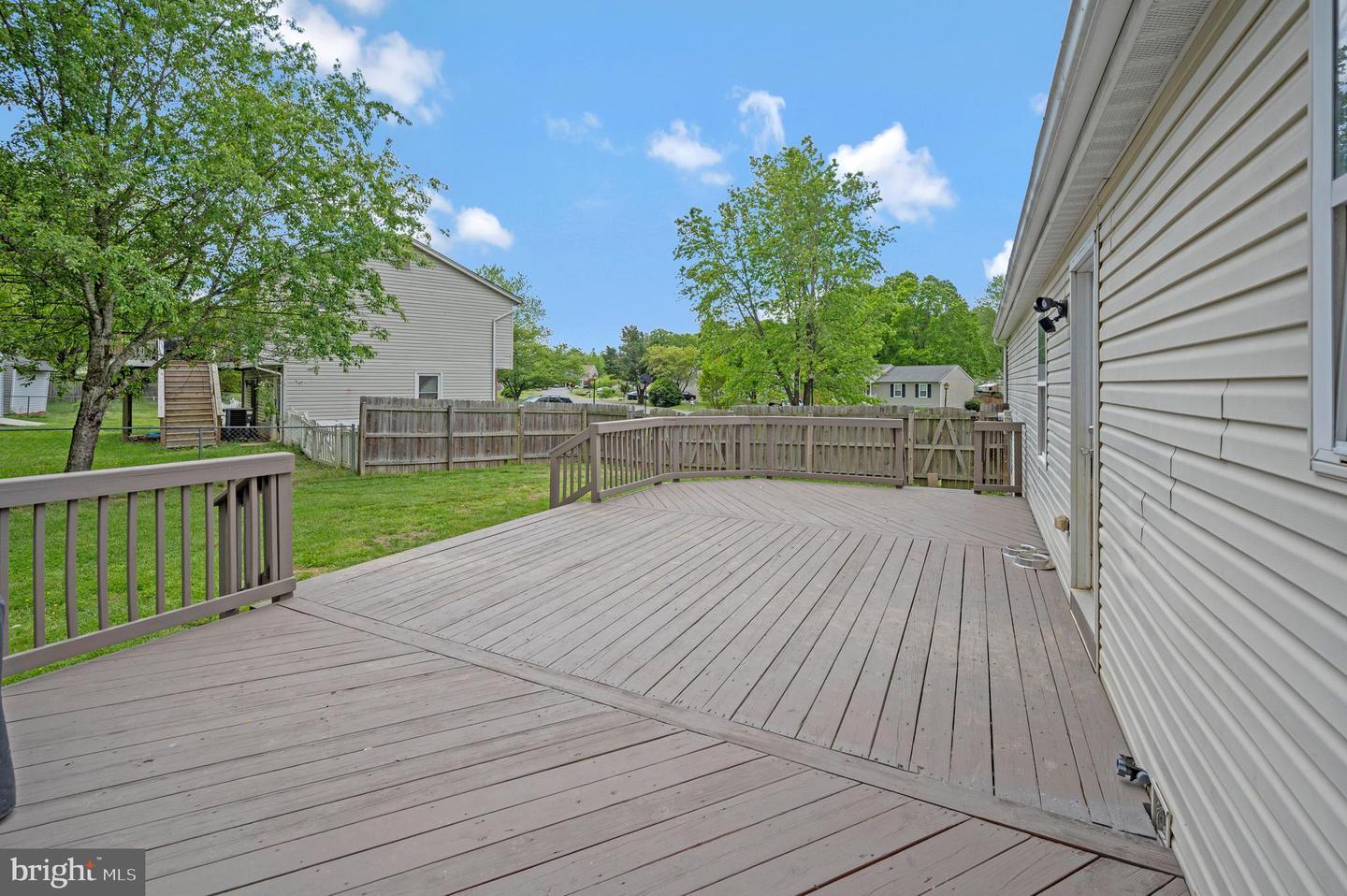7911 Elmwood LANE