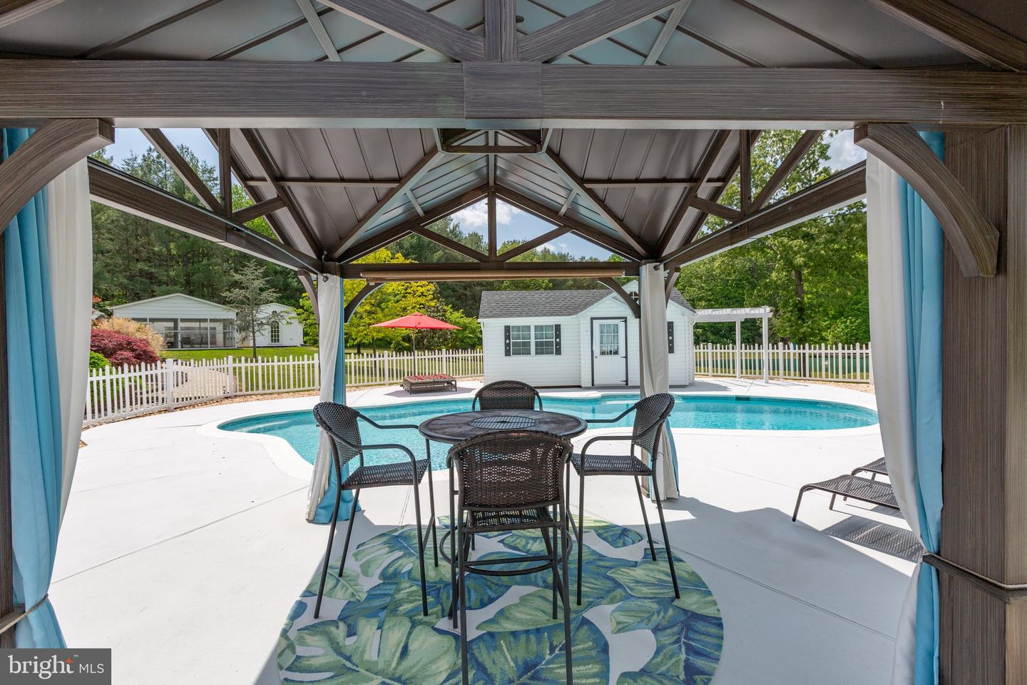 6829 Fox Ridge ROAD