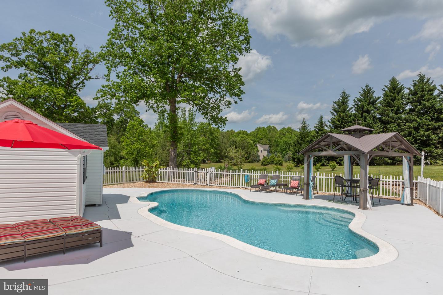 6829 Fox Ridge ROAD