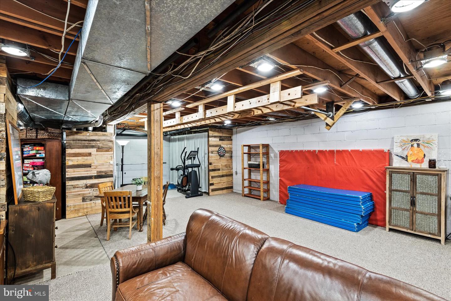 210 Ironwood LANE