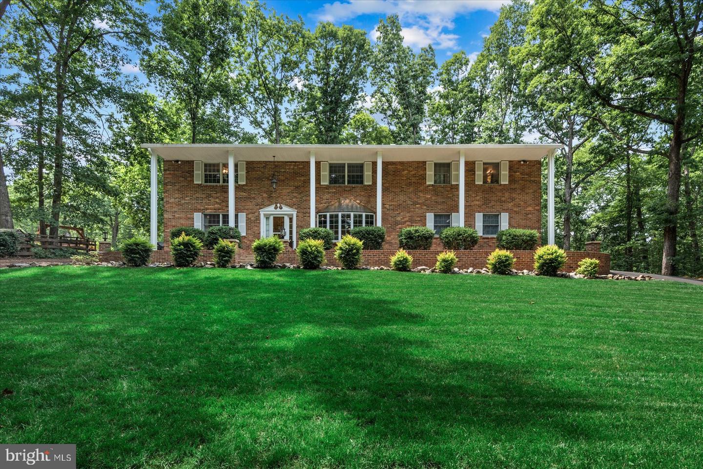 210 Ironwood LANE