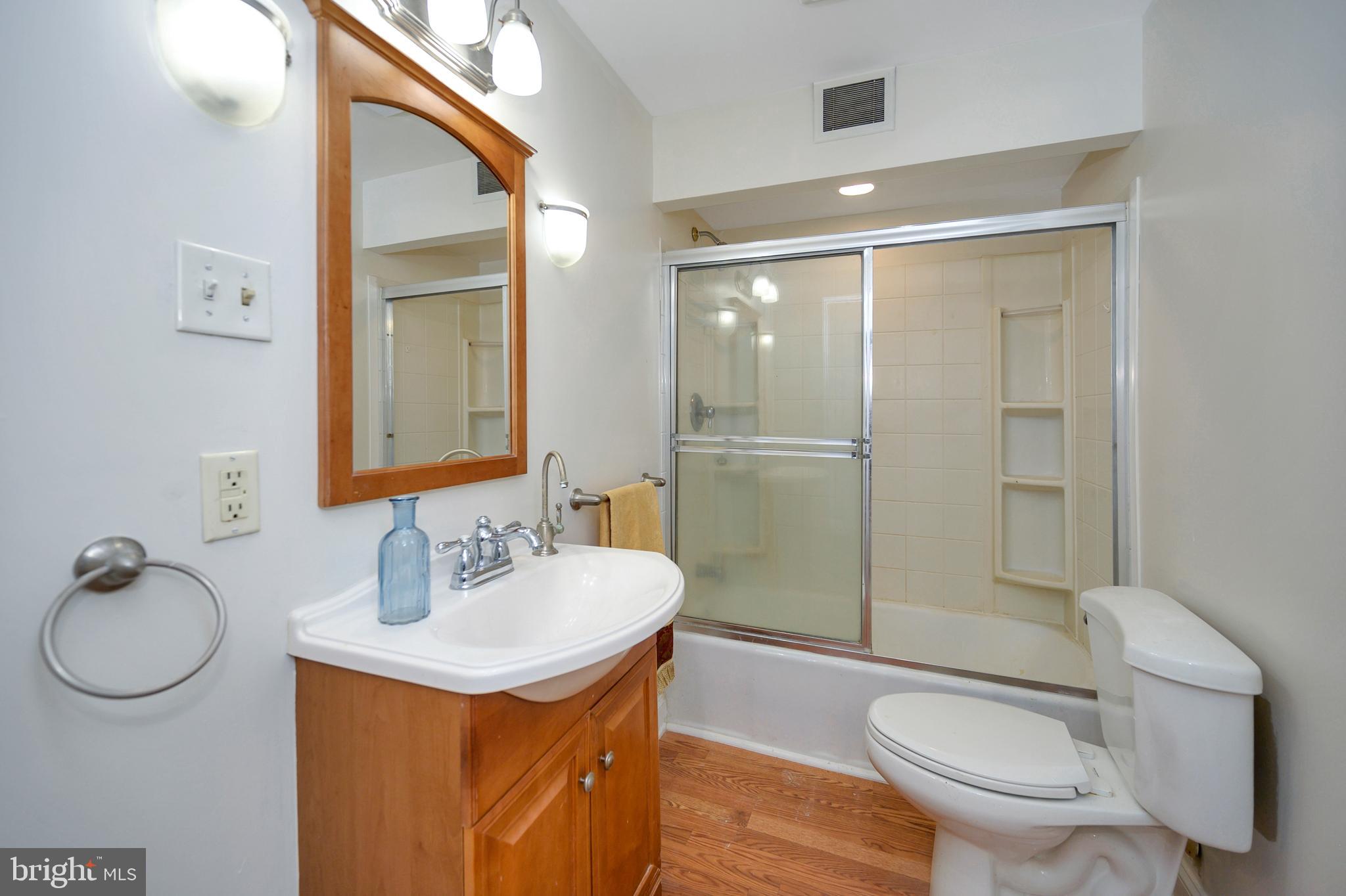 2806 Lafayette