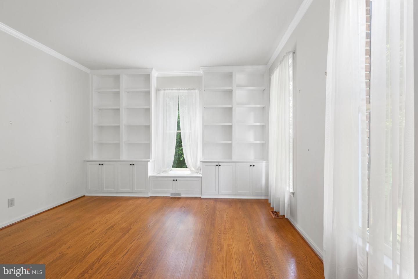 13414 Fox Chase LANE