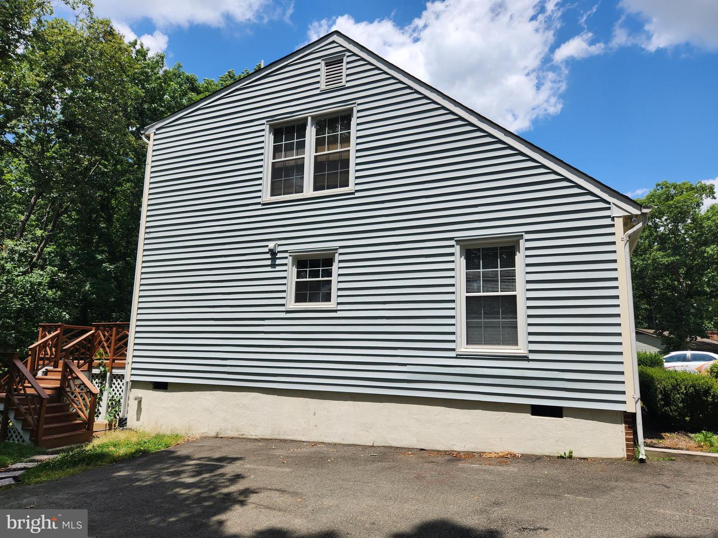 23 Rosewood DRIVE