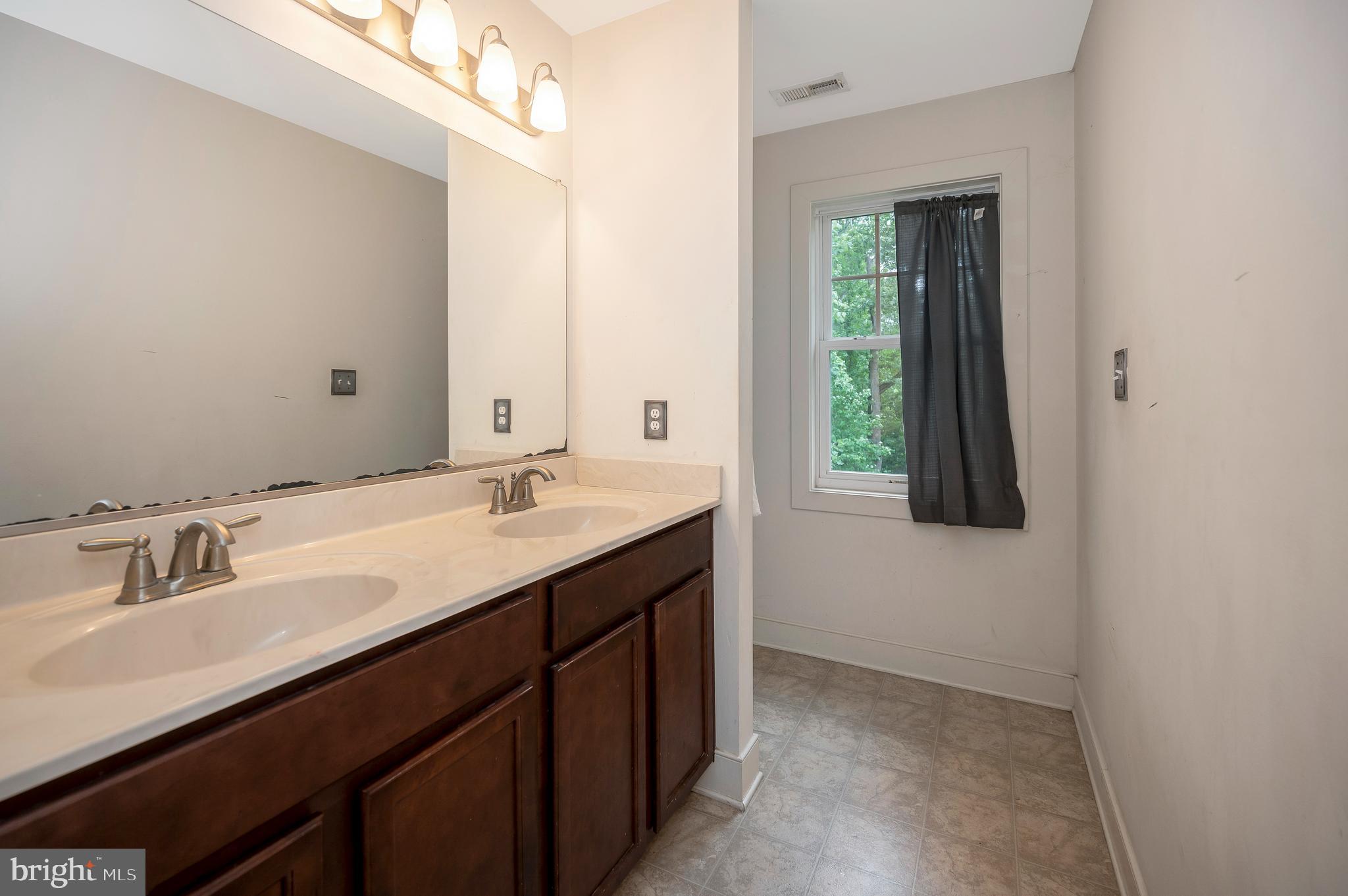 2518 Regency DRIVE