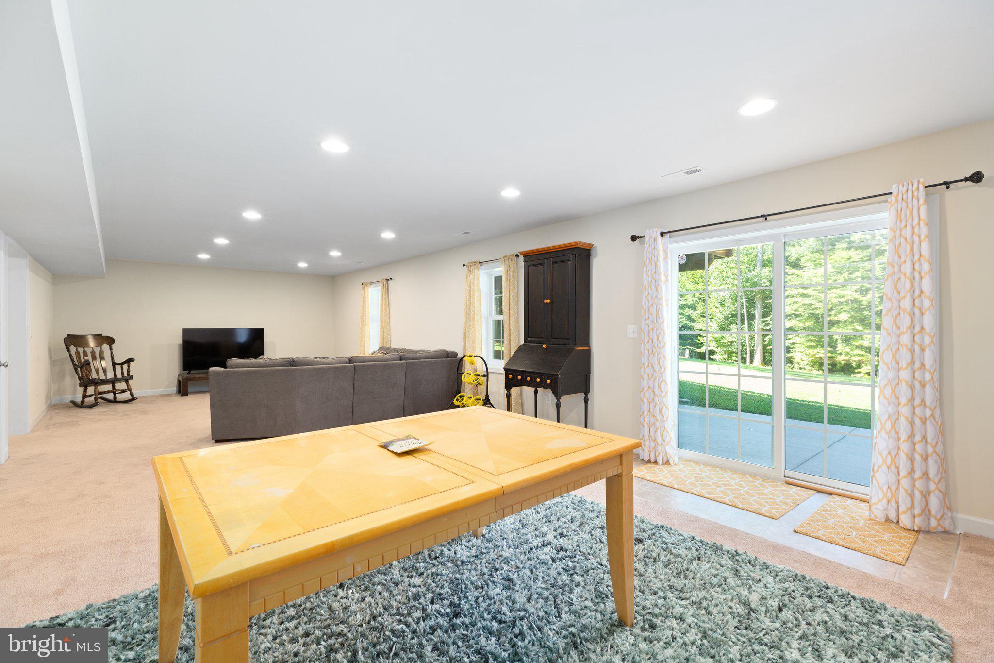 7510 Bromley LANE