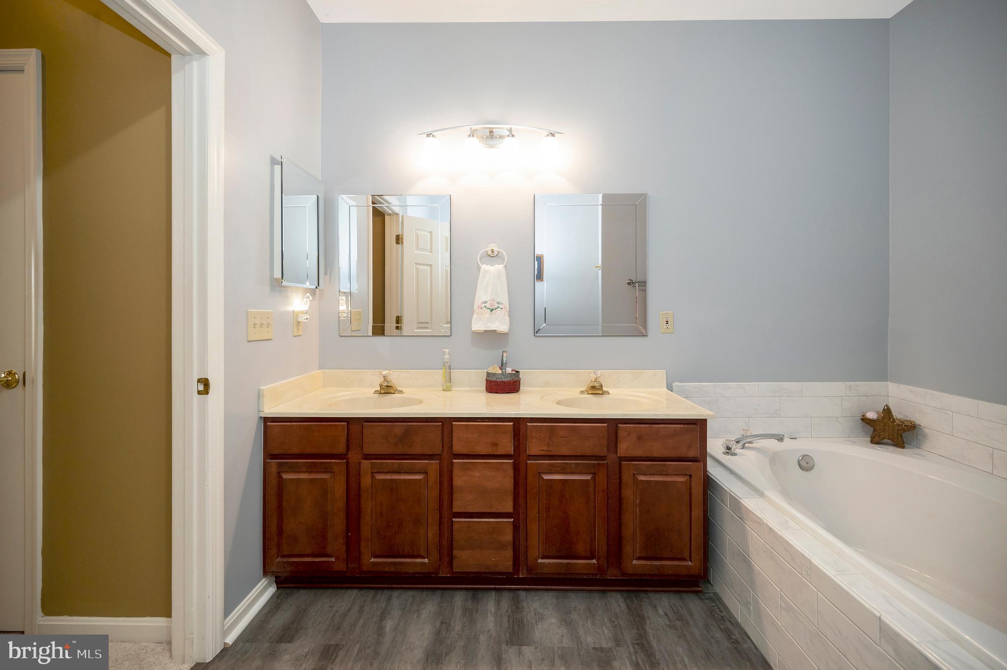 11016 Scottwood LANE