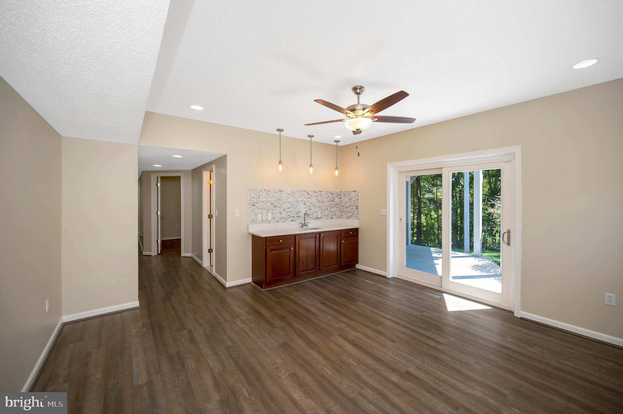 5698 Halifax Ct