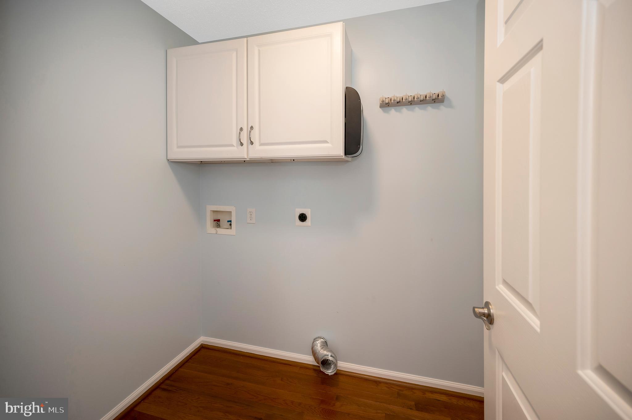 5698 Halifax Ct