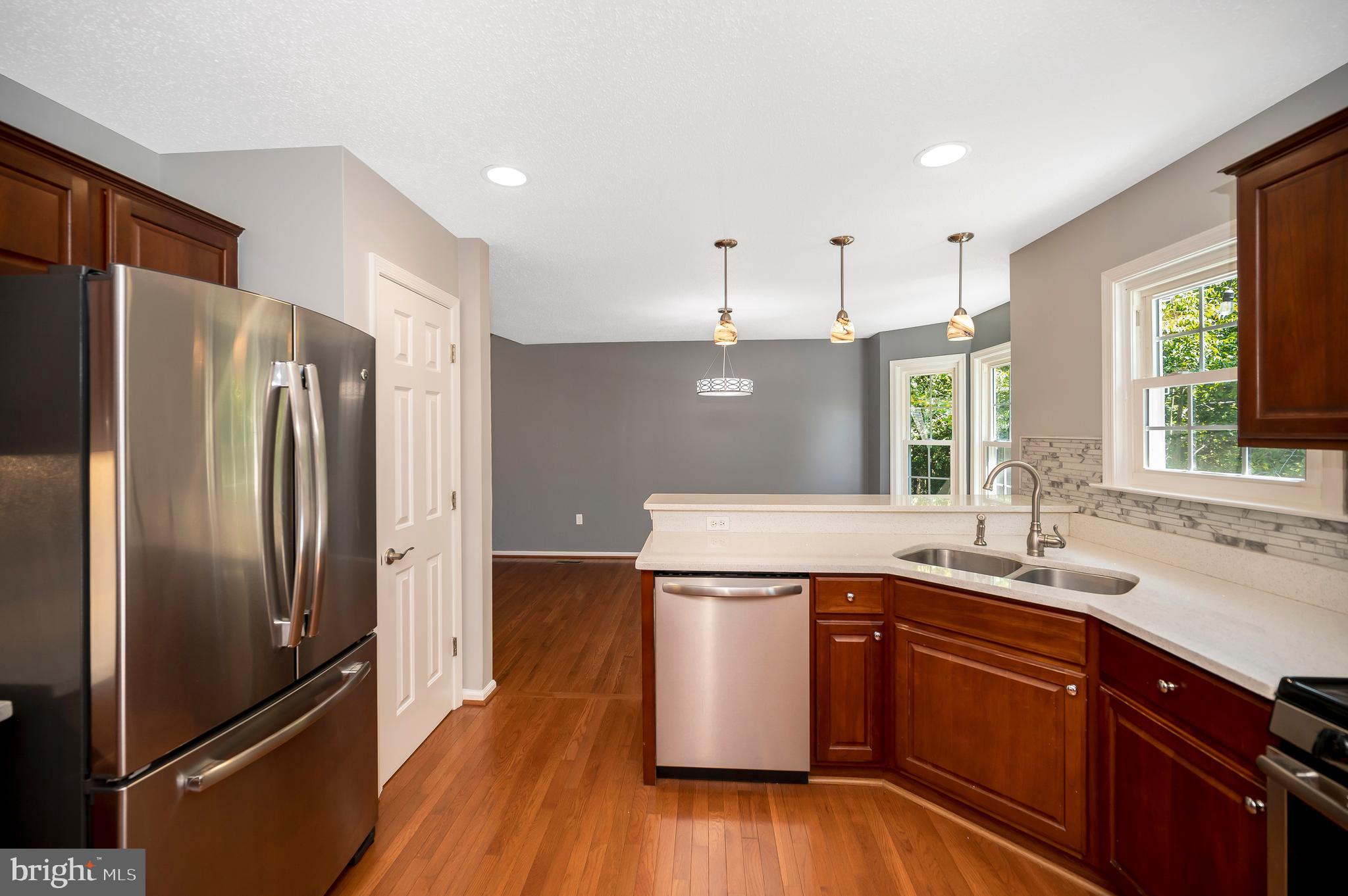 5698 Halifax Ct
