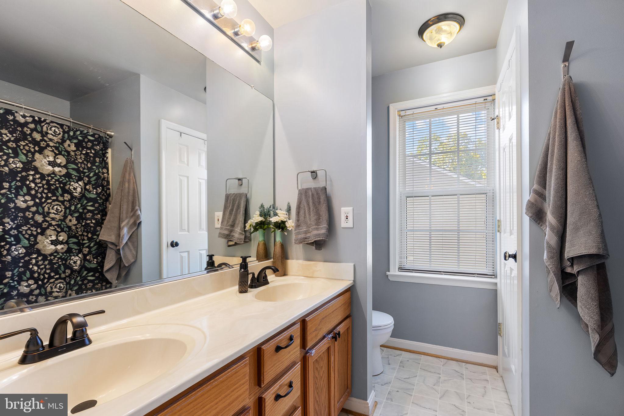 8711 Forest Glen Cir