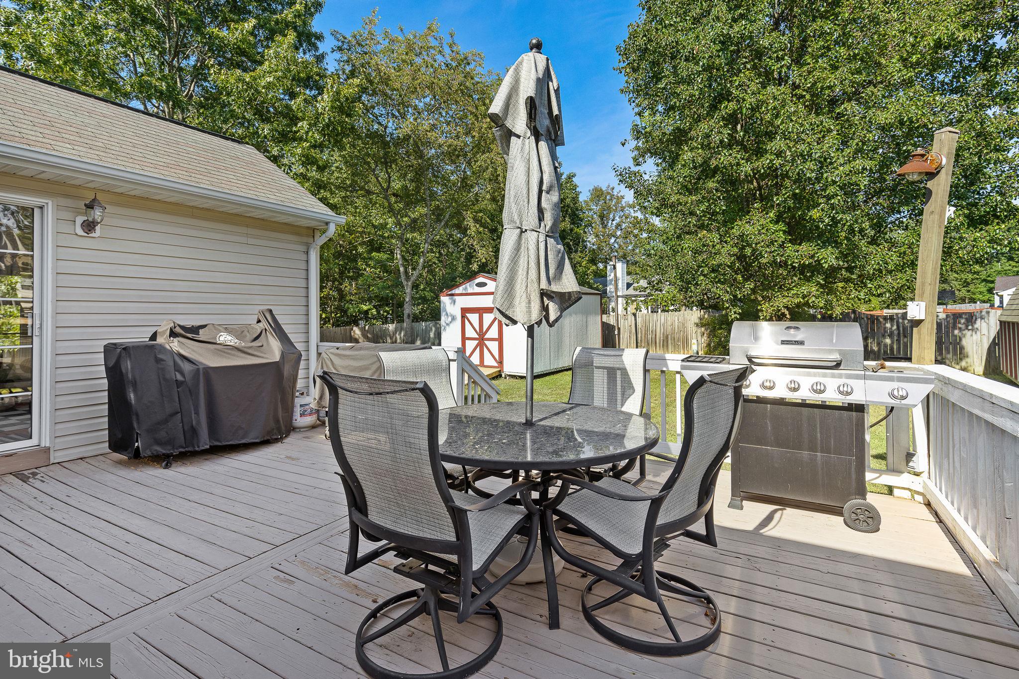 8711 Forest Glen Cir