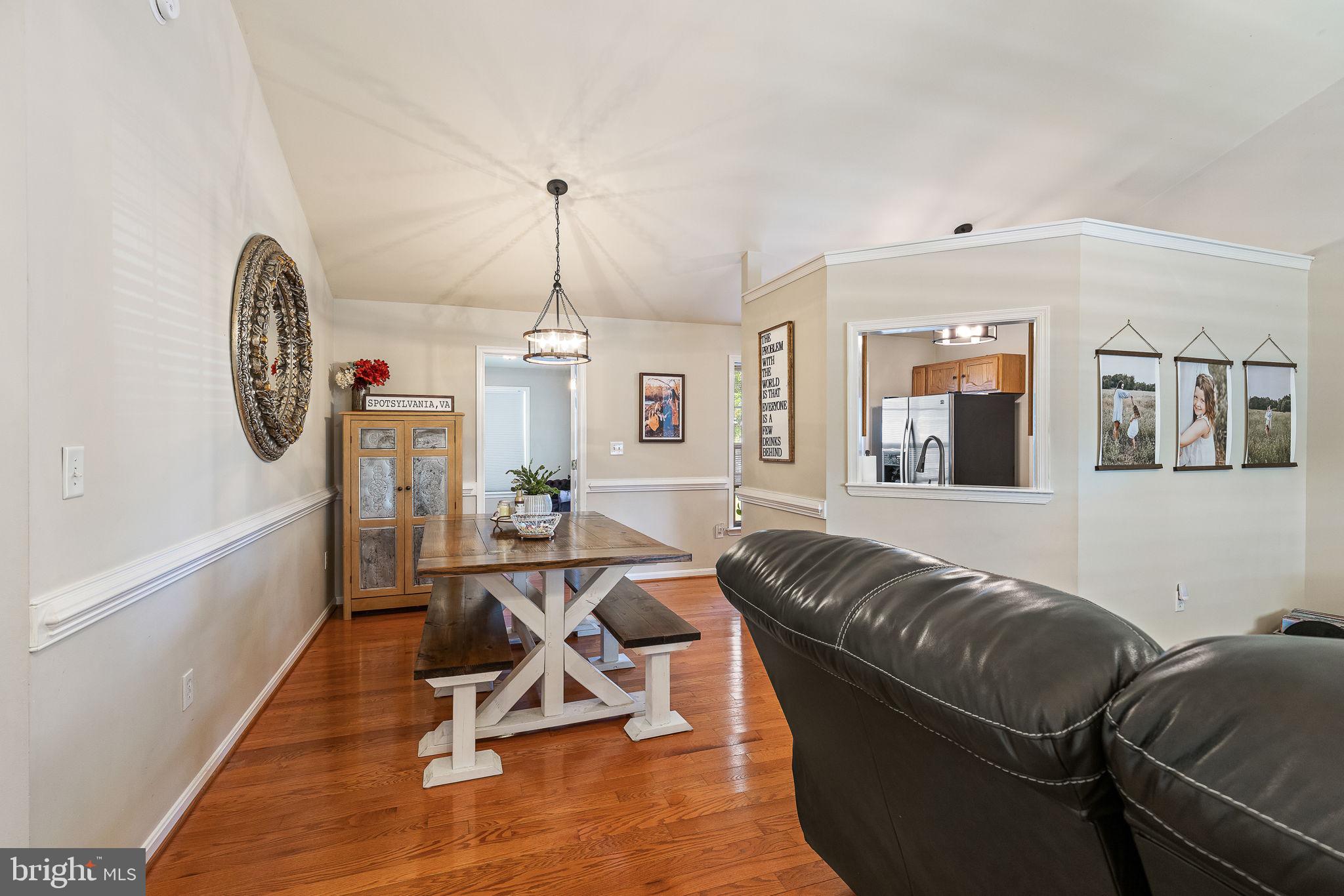 8711 Forest Glen Cir