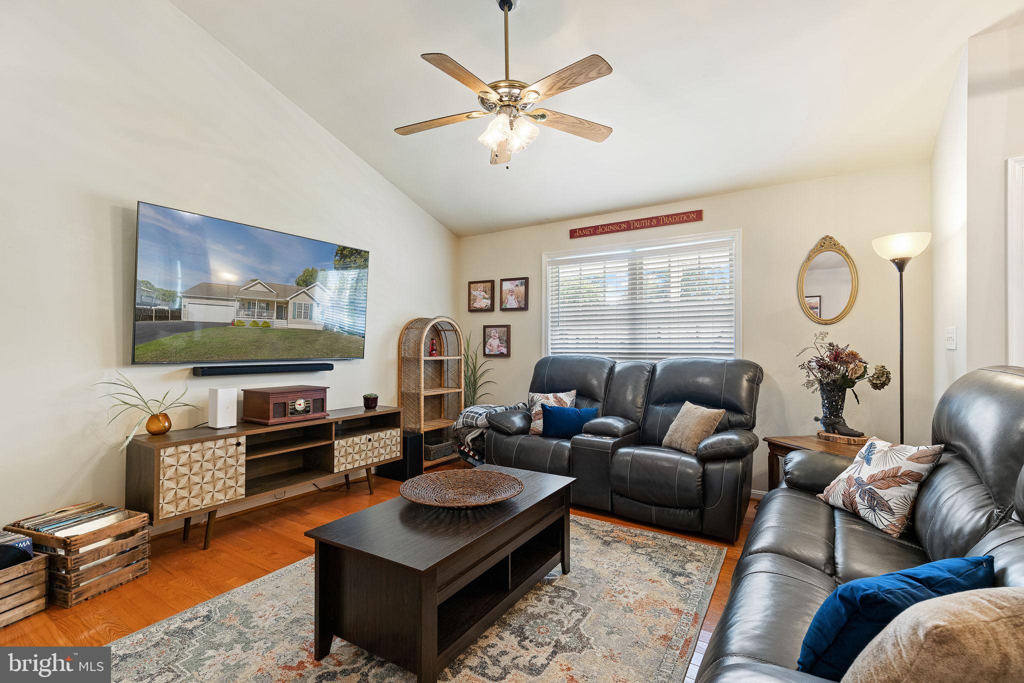 8711 Forest Glen Cir