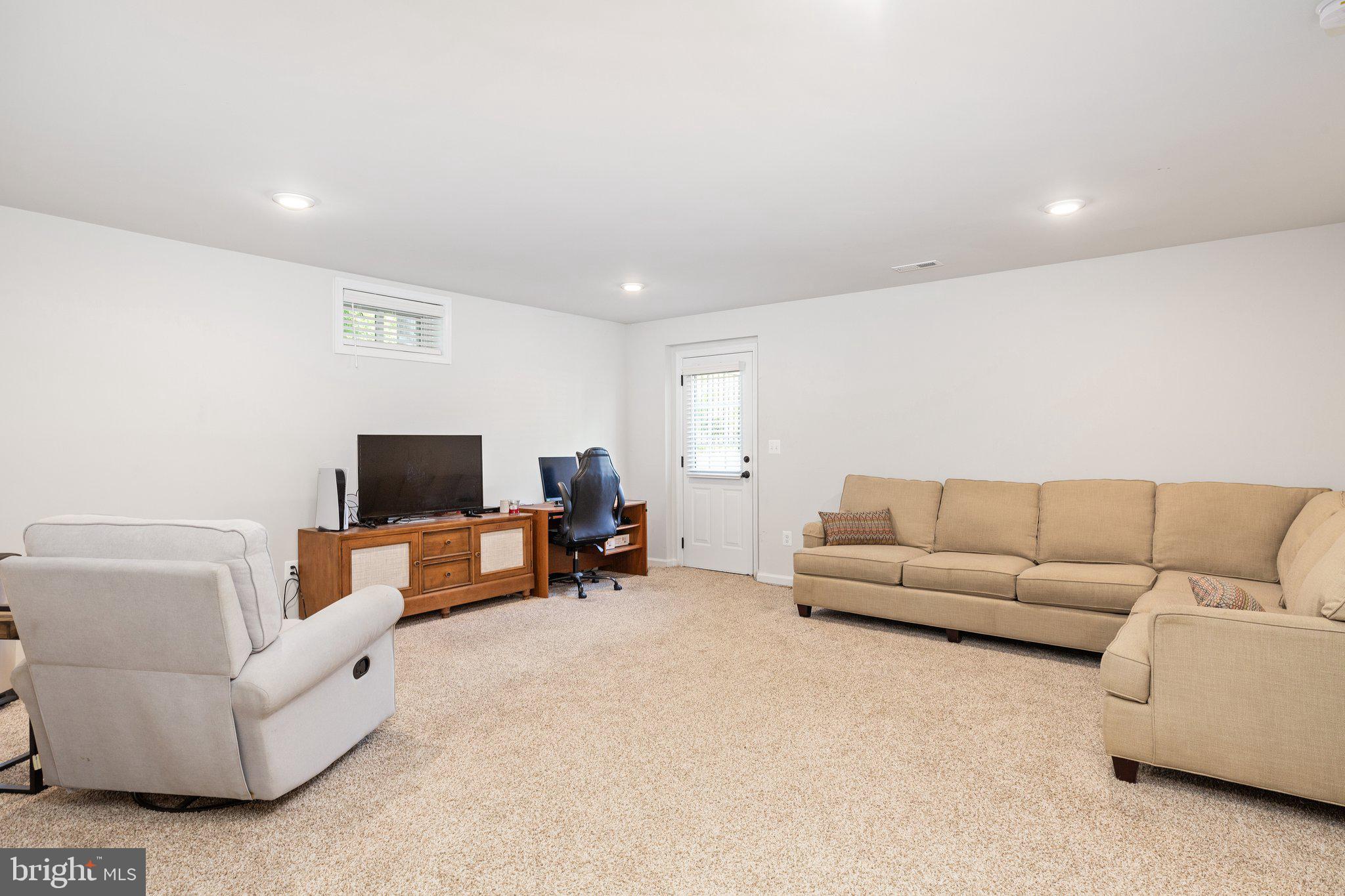 3600 Quigley Ln