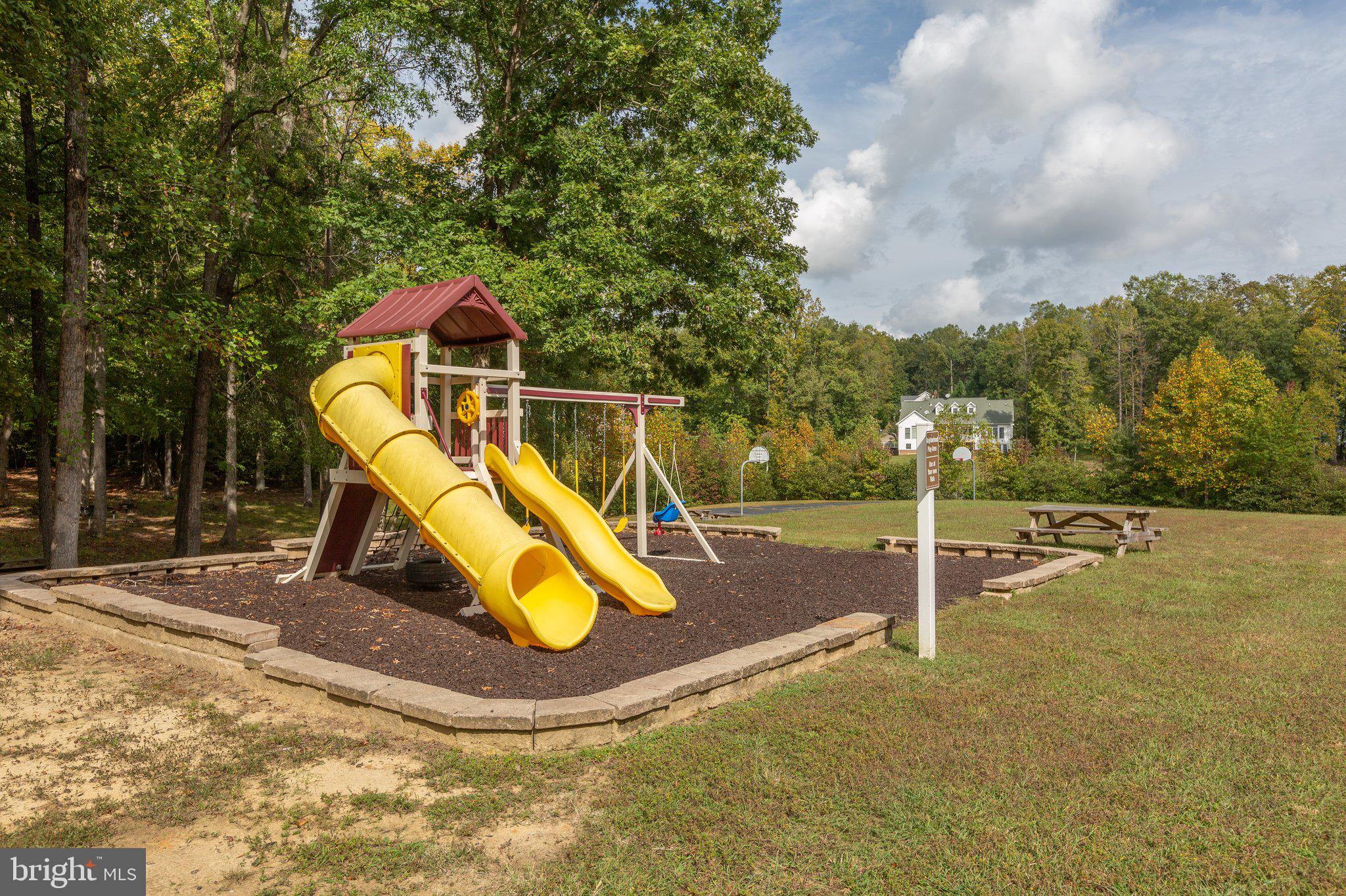 7901 Commodore COURT
