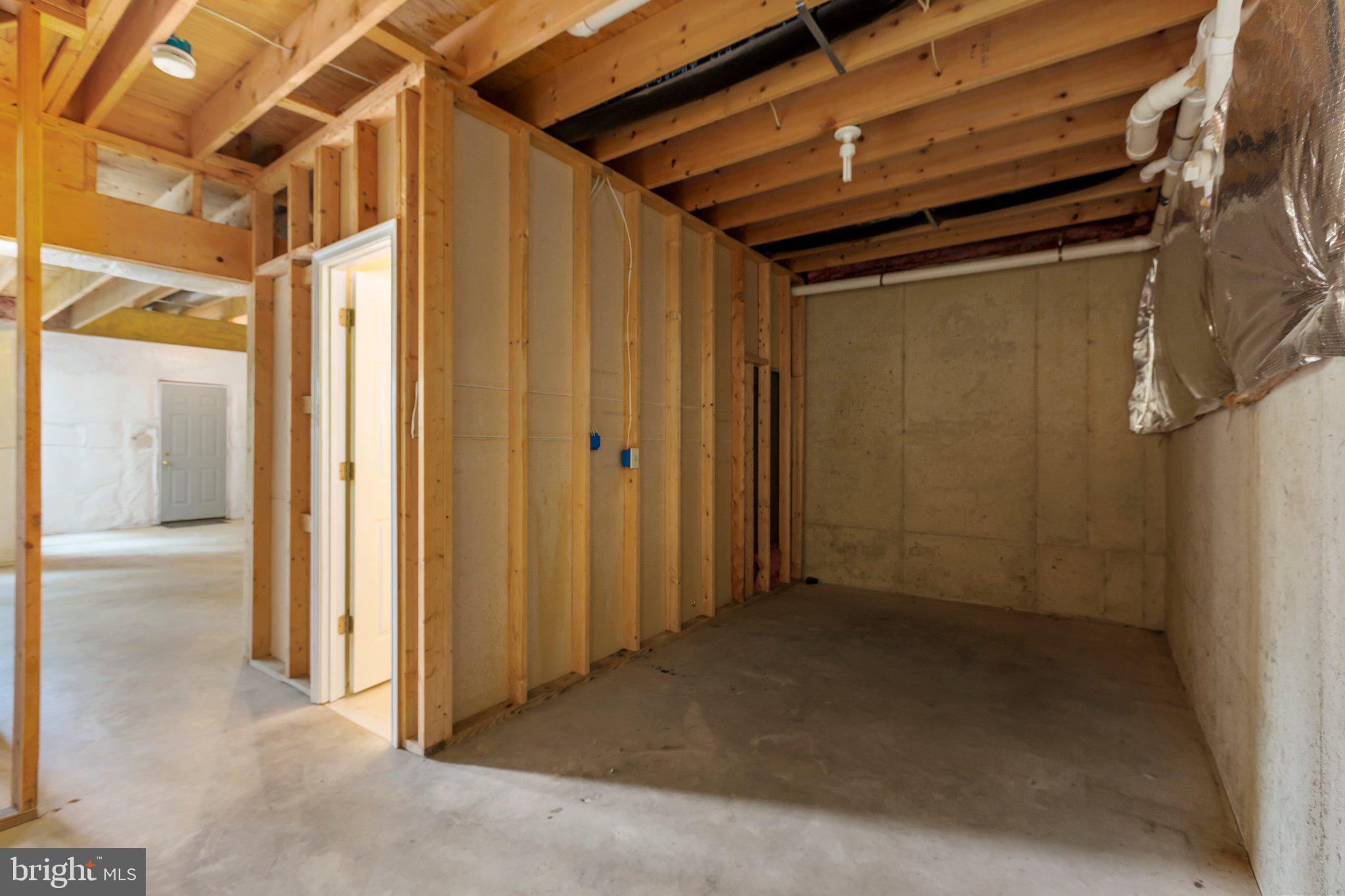 7901 Commodore COURT
