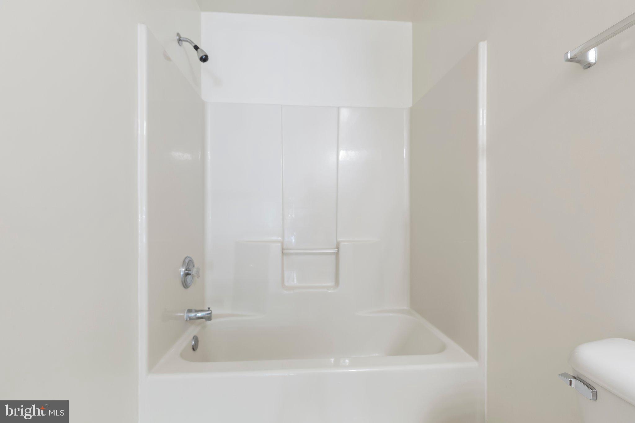 7901 Commodore COURT