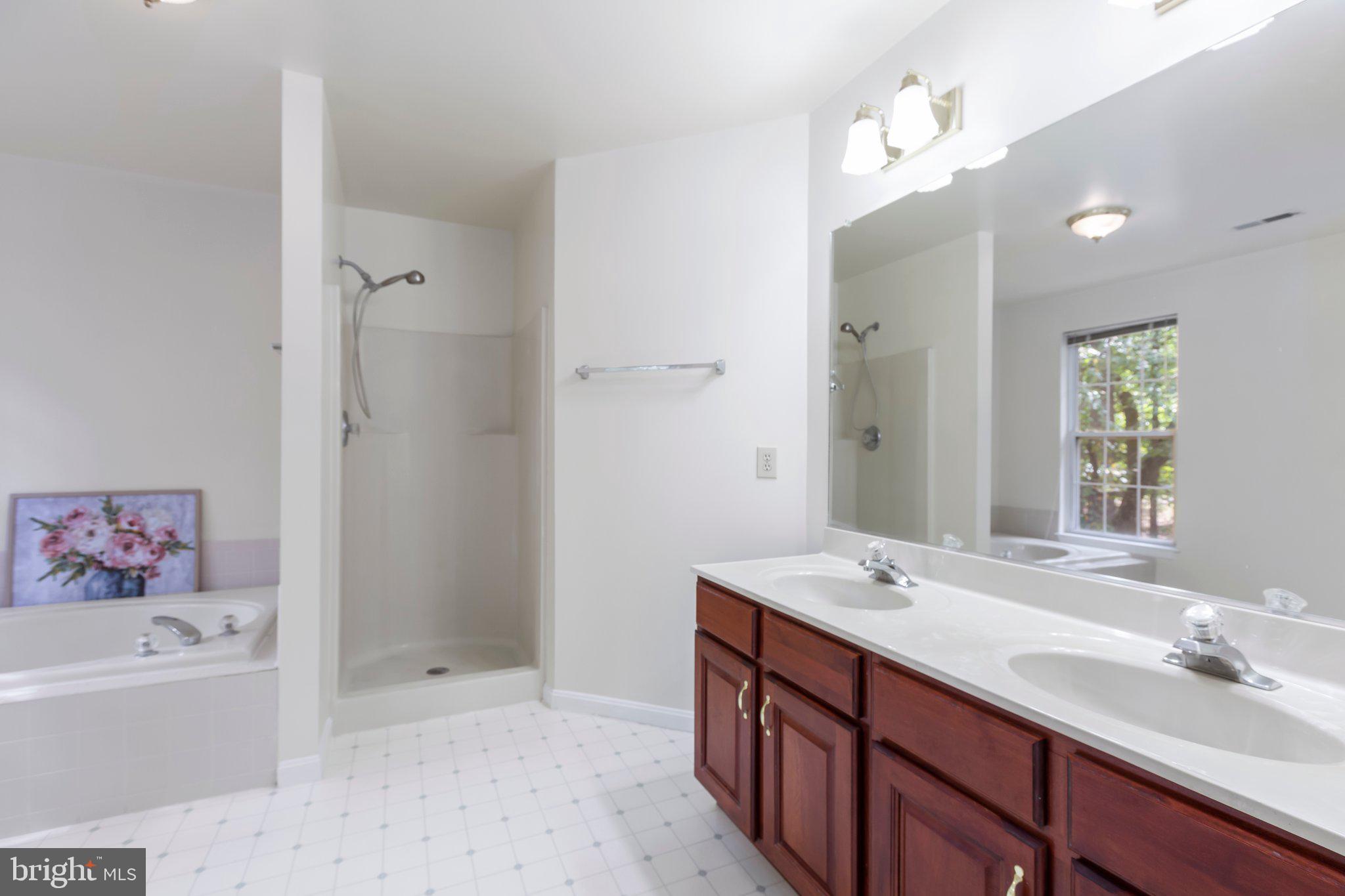 7901 Commodore COURT