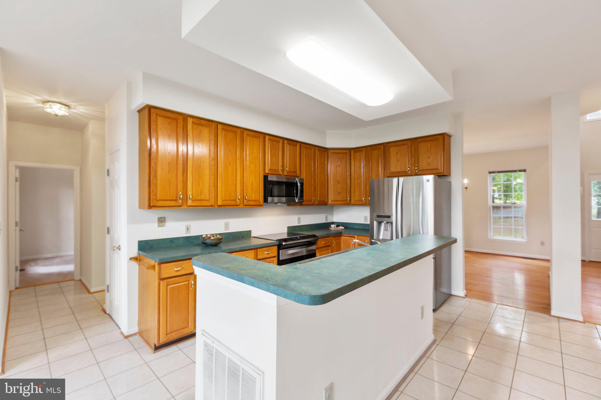 7901 Commodore COURT
