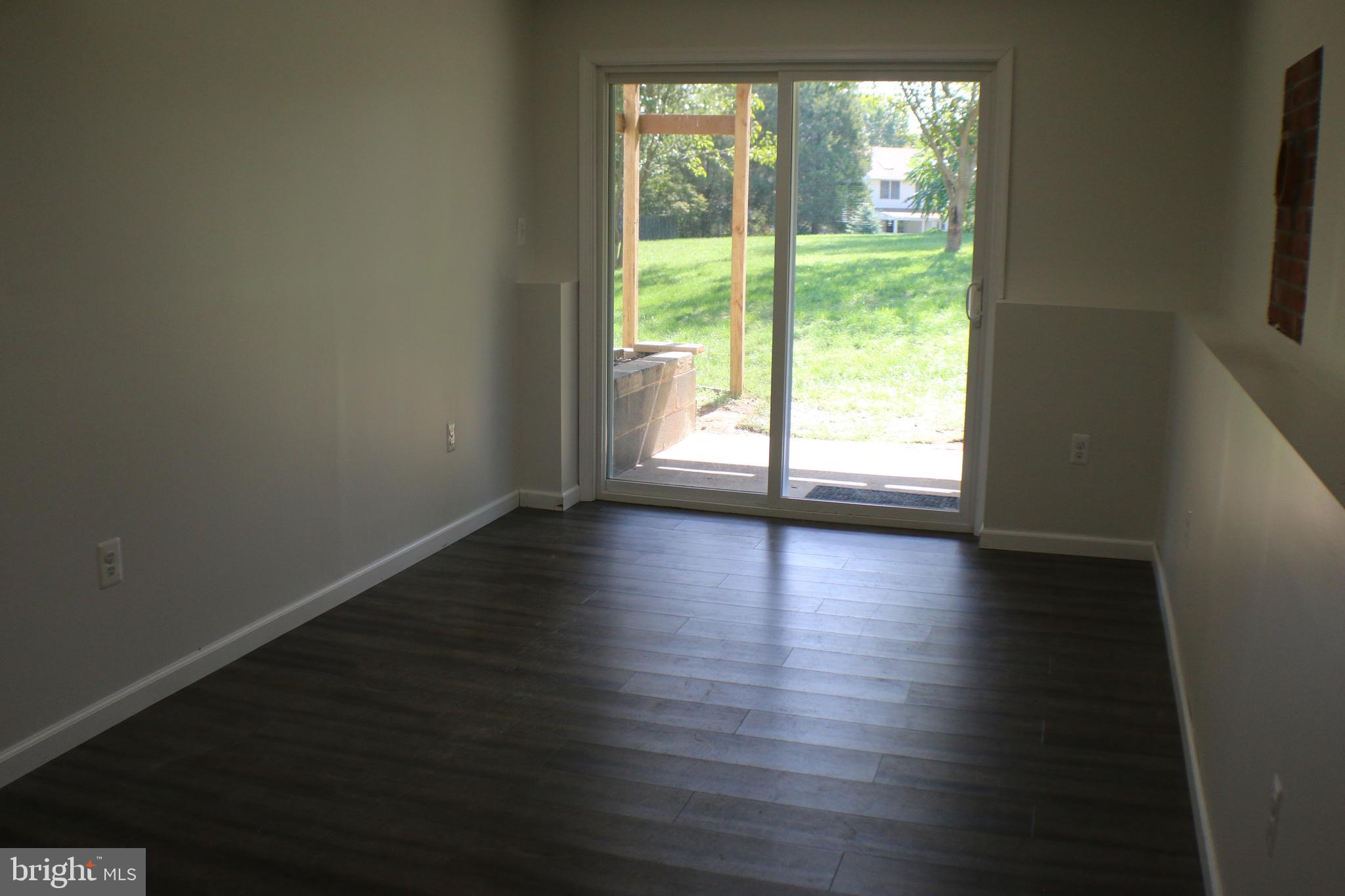 5077 MacNamara DRIVE