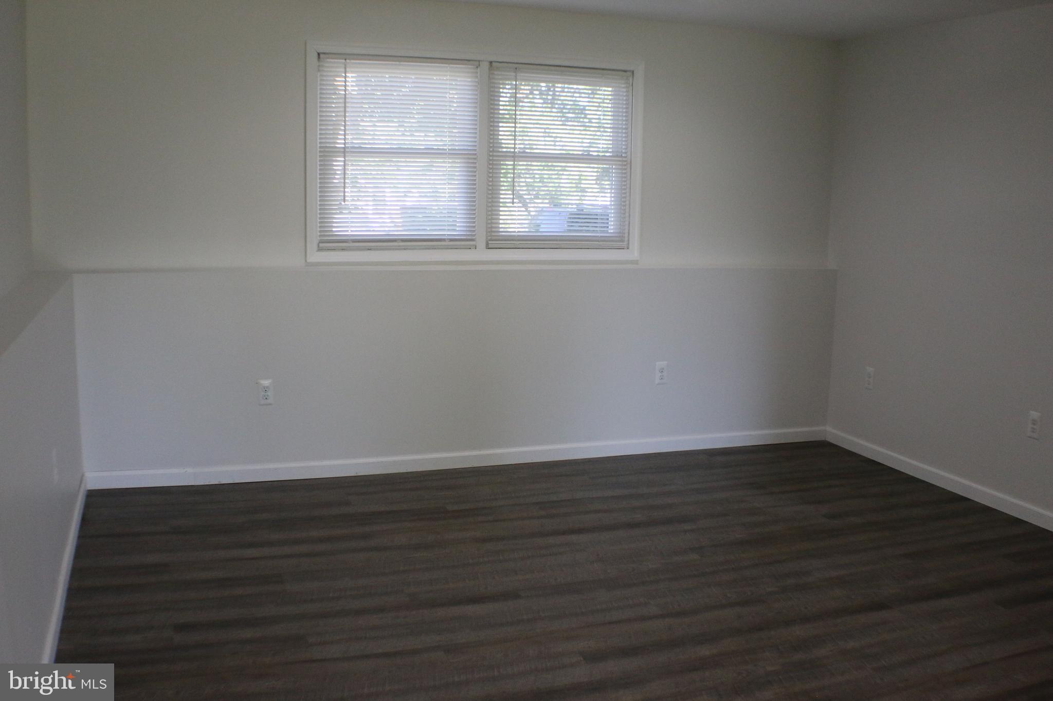 5077 MacNamara DRIVE