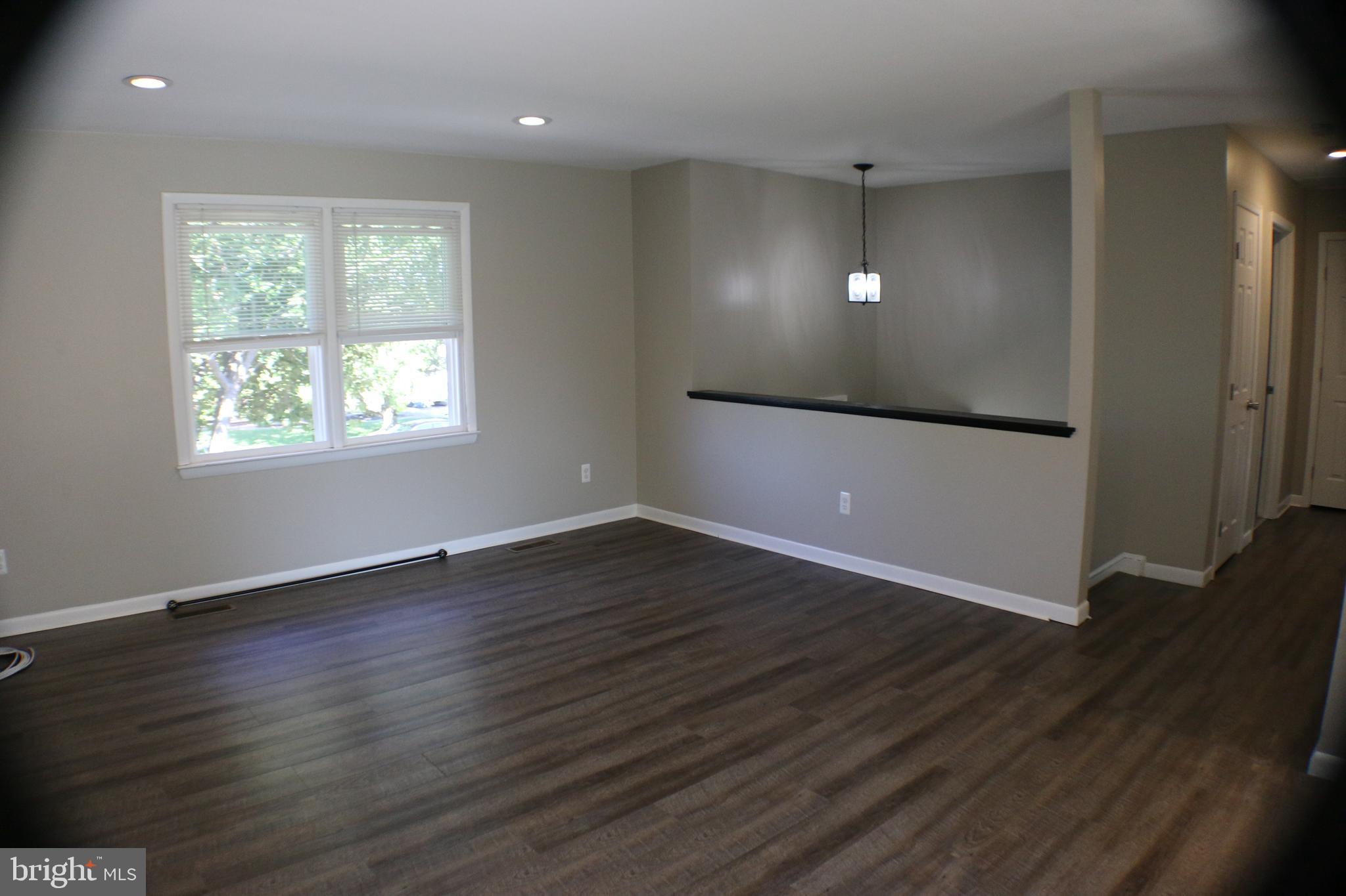 5077 MacNamara DRIVE