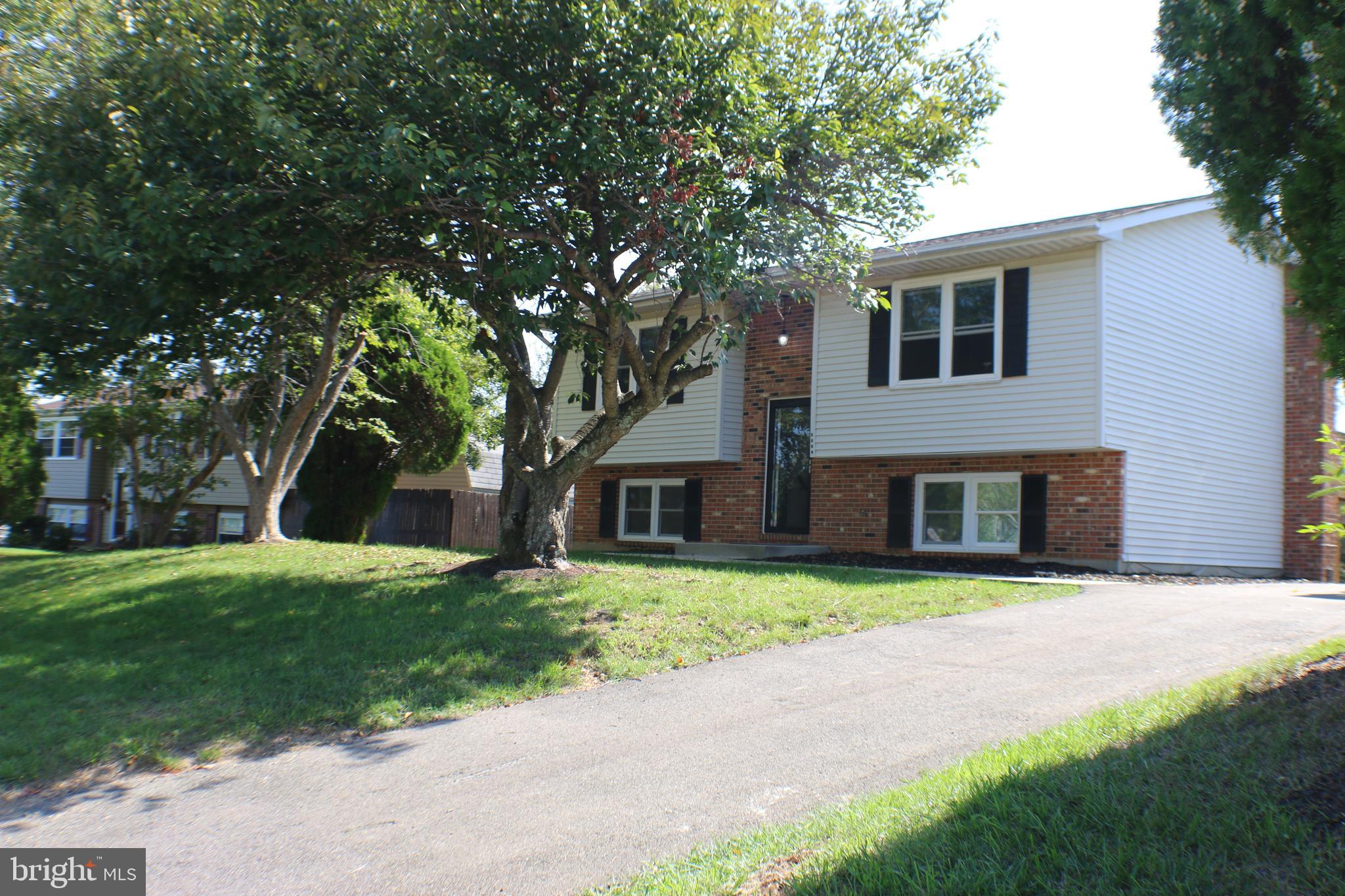 5077 MacNamara DRIVE