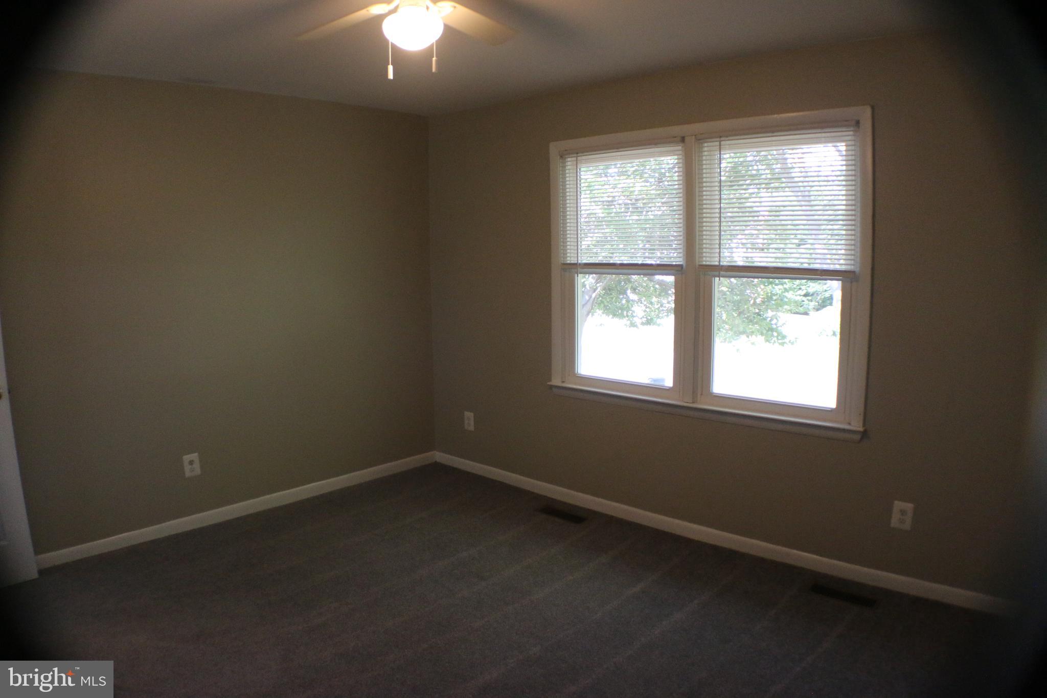 5077 MacNamara DRIVE
