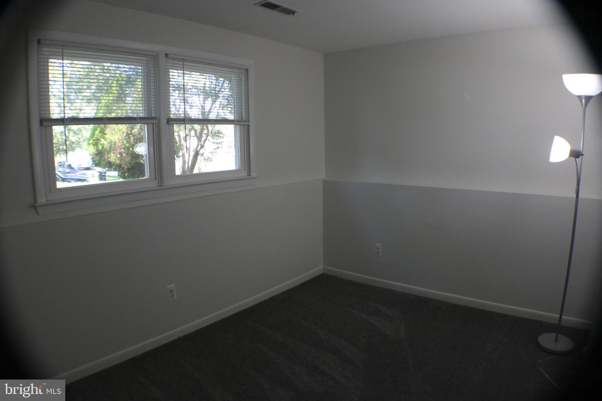 5077 MacNamara DRIVE
