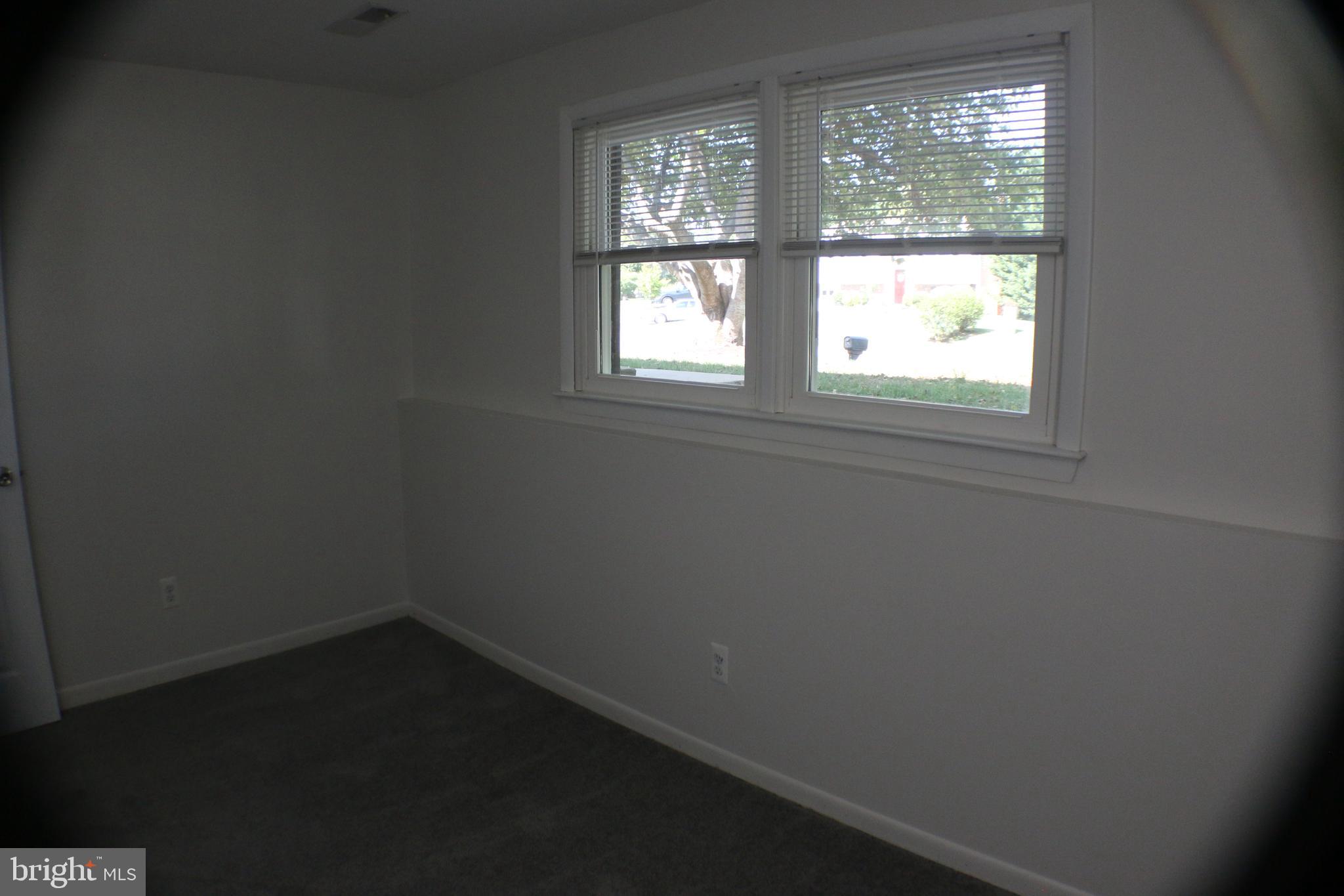 5077 MacNamara DRIVE